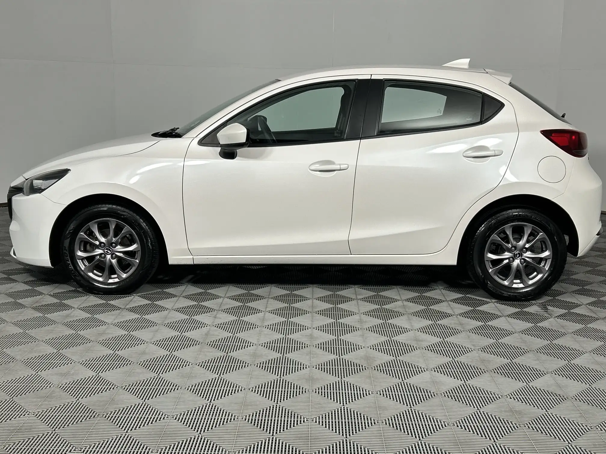 Mazda Mazda 2