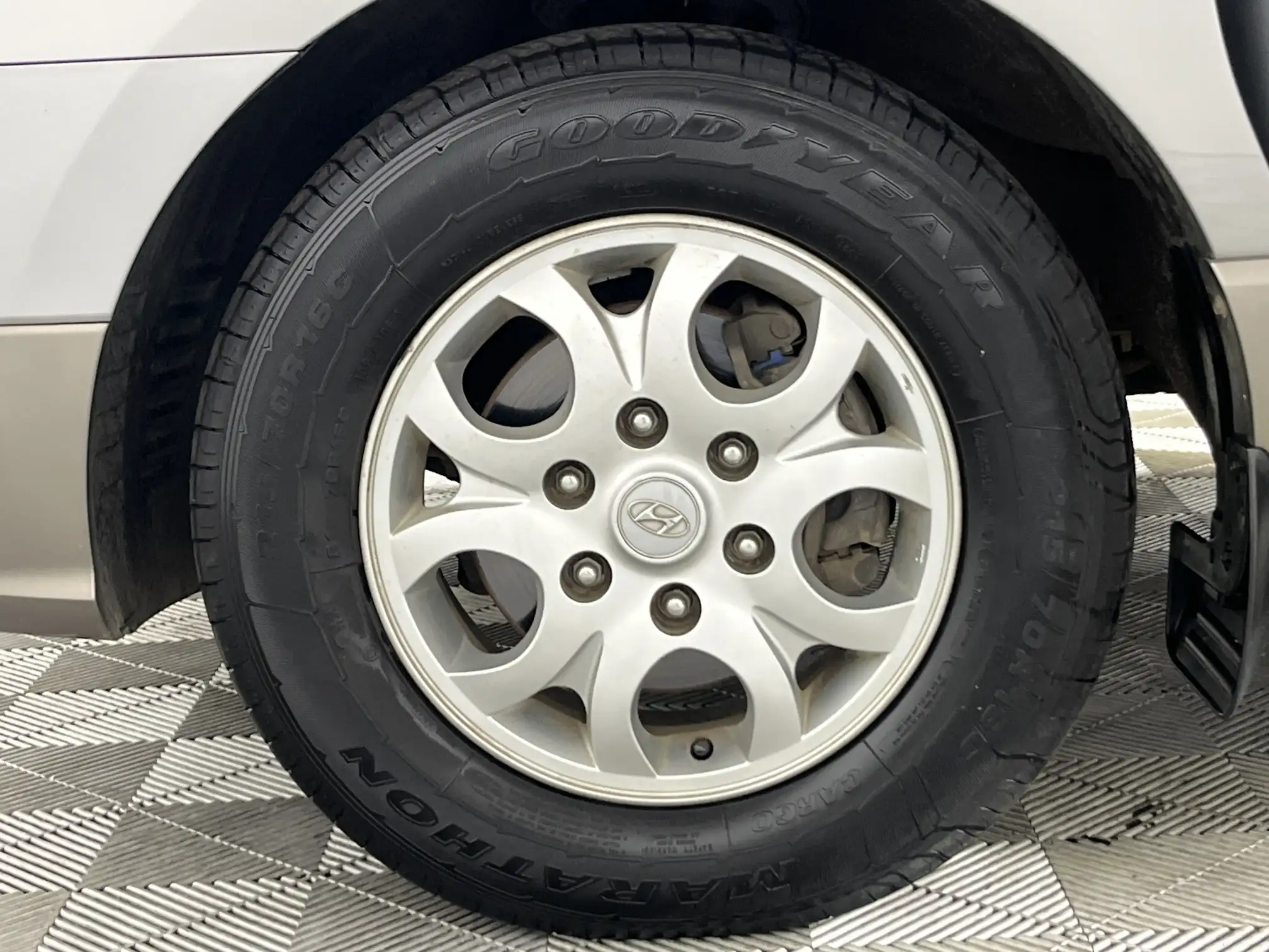 Hyundai H-1