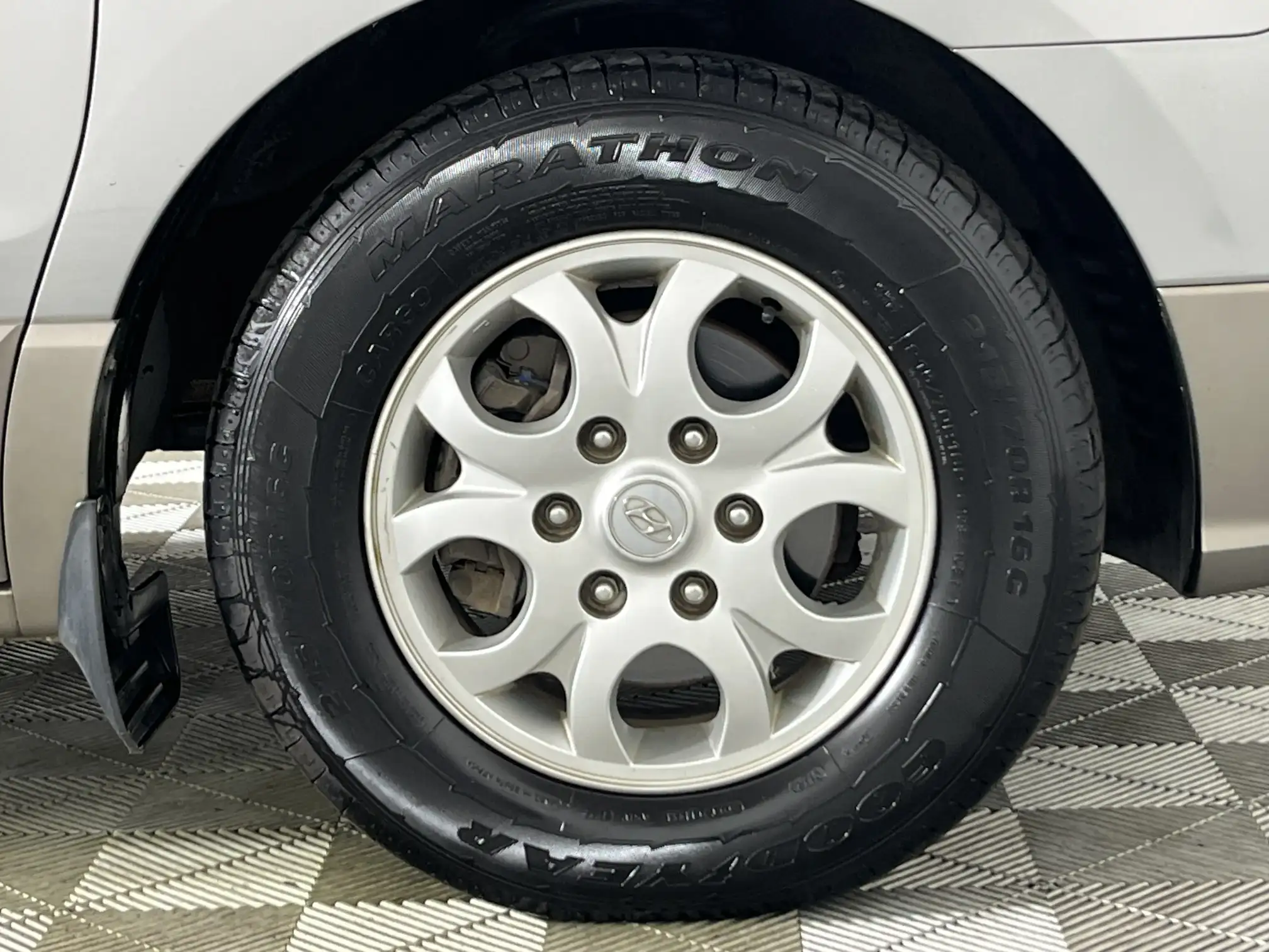 Hyundai H-1