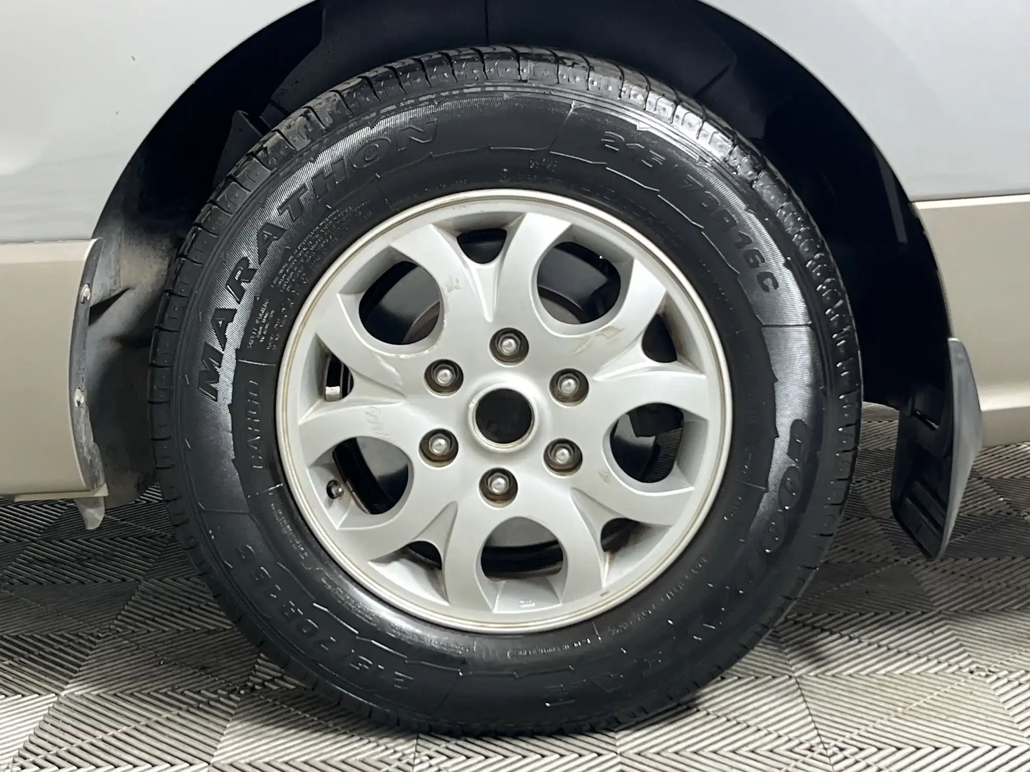 Hyundai H-1