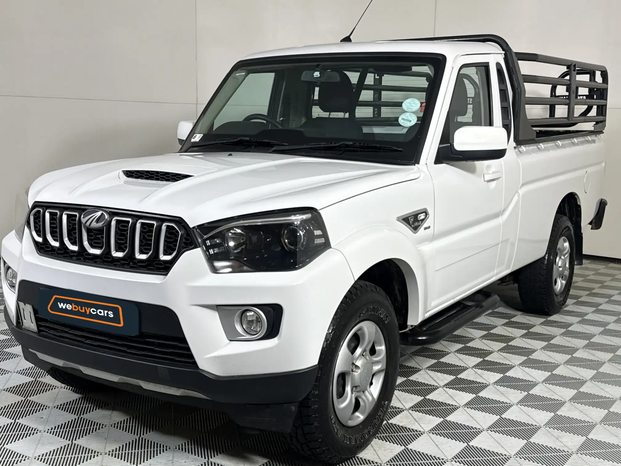 2025 Mahindra PIK UP