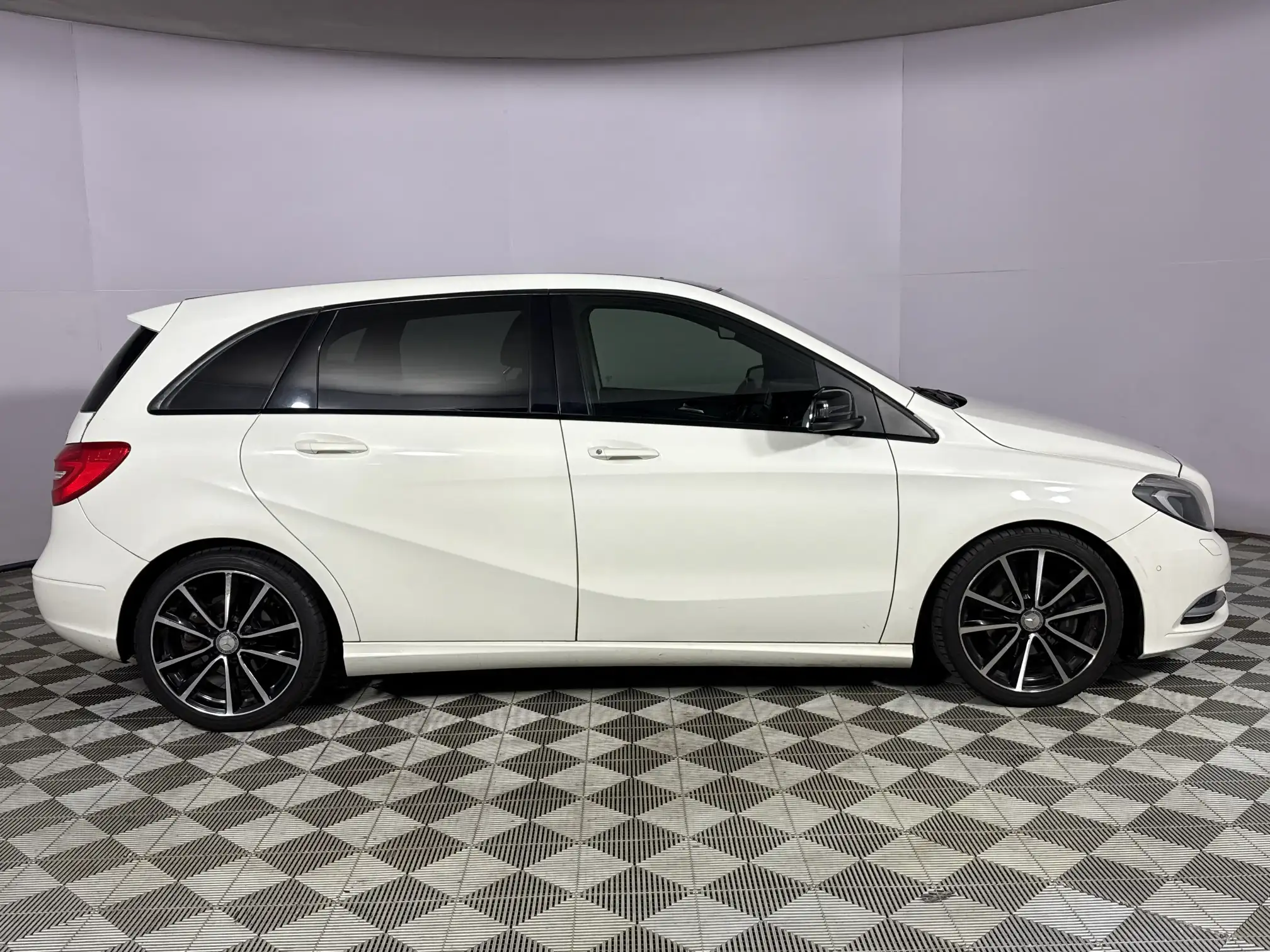 Mercedes-Benz B Class