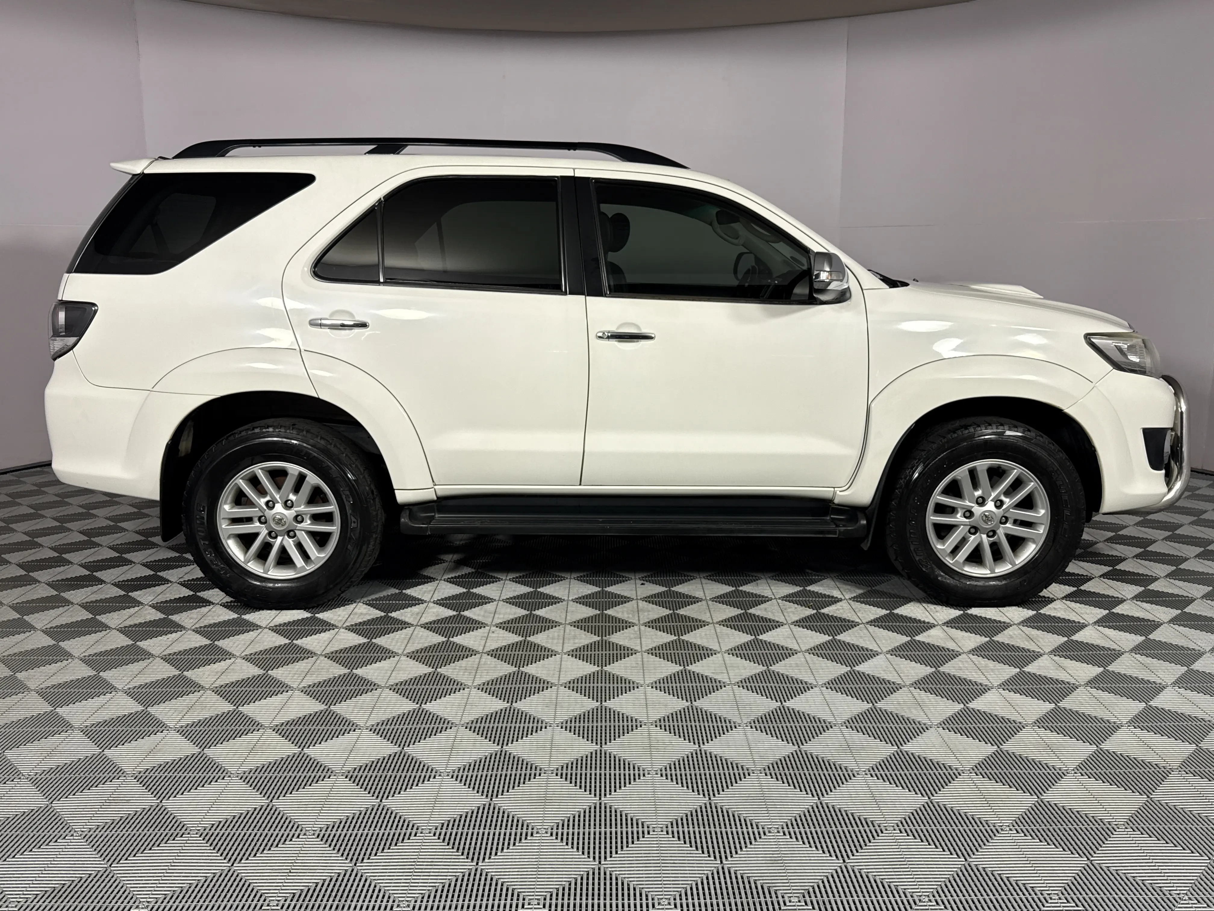 2015 Toyota Fortuner 3.0d-4d R/B Auto, photo 4