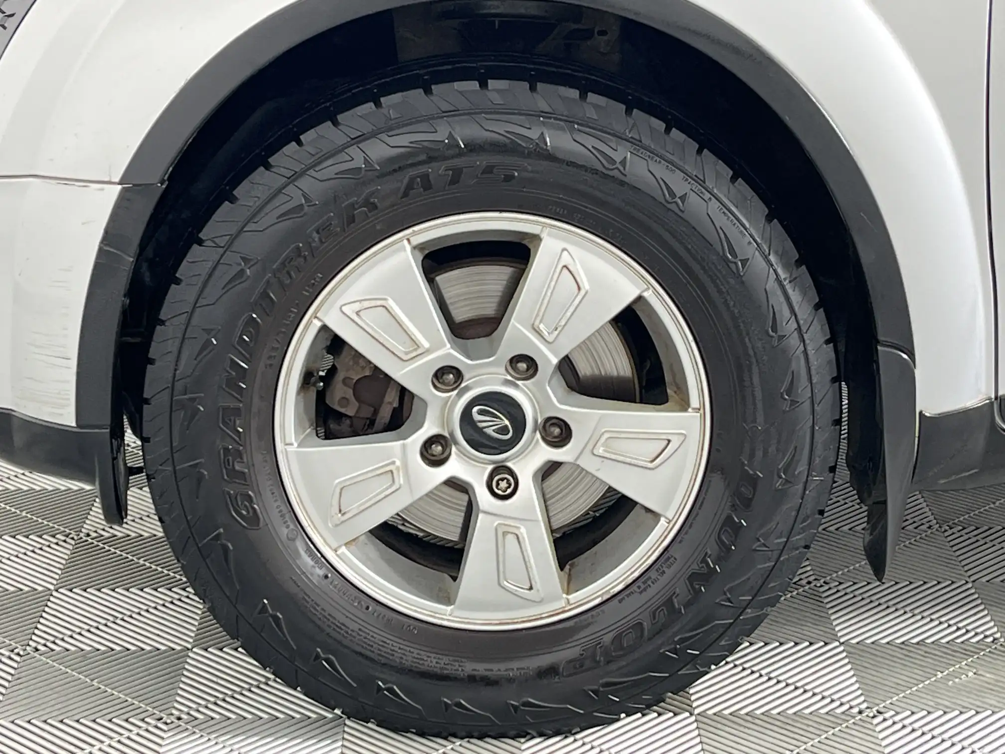 Mahindra XUV