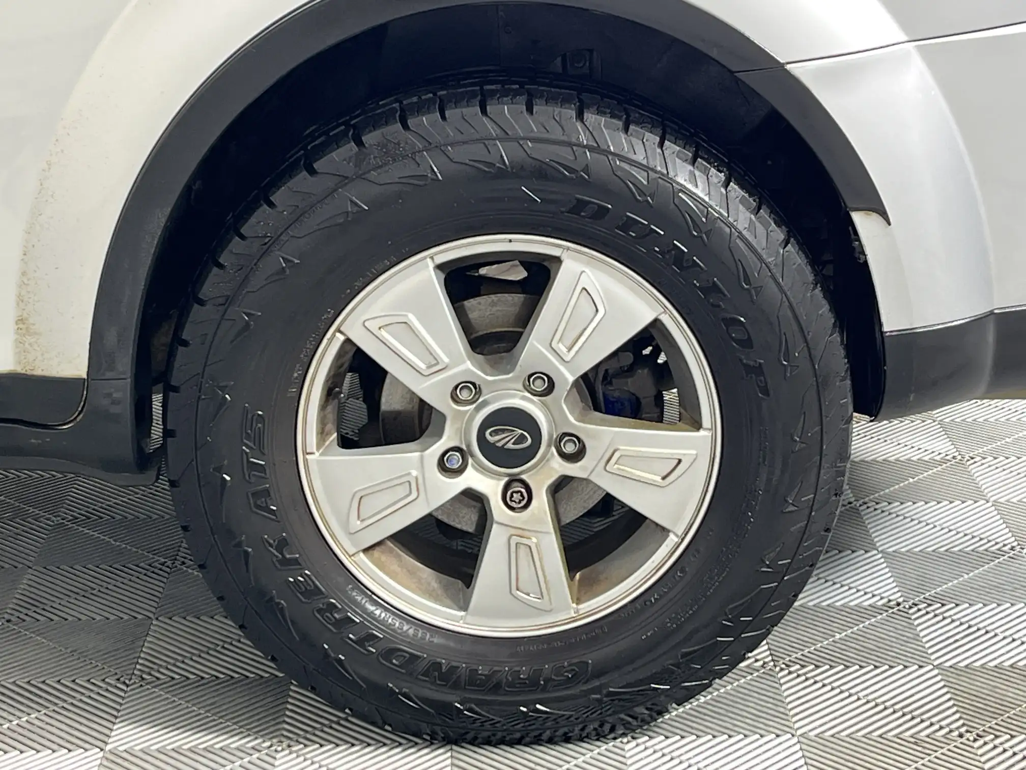 Mahindra XUV