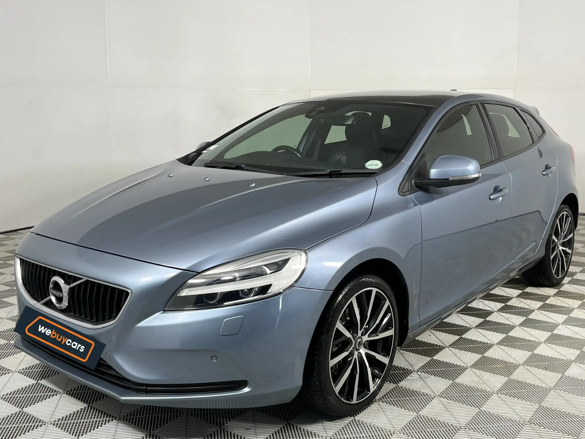 2018 Volvo V40