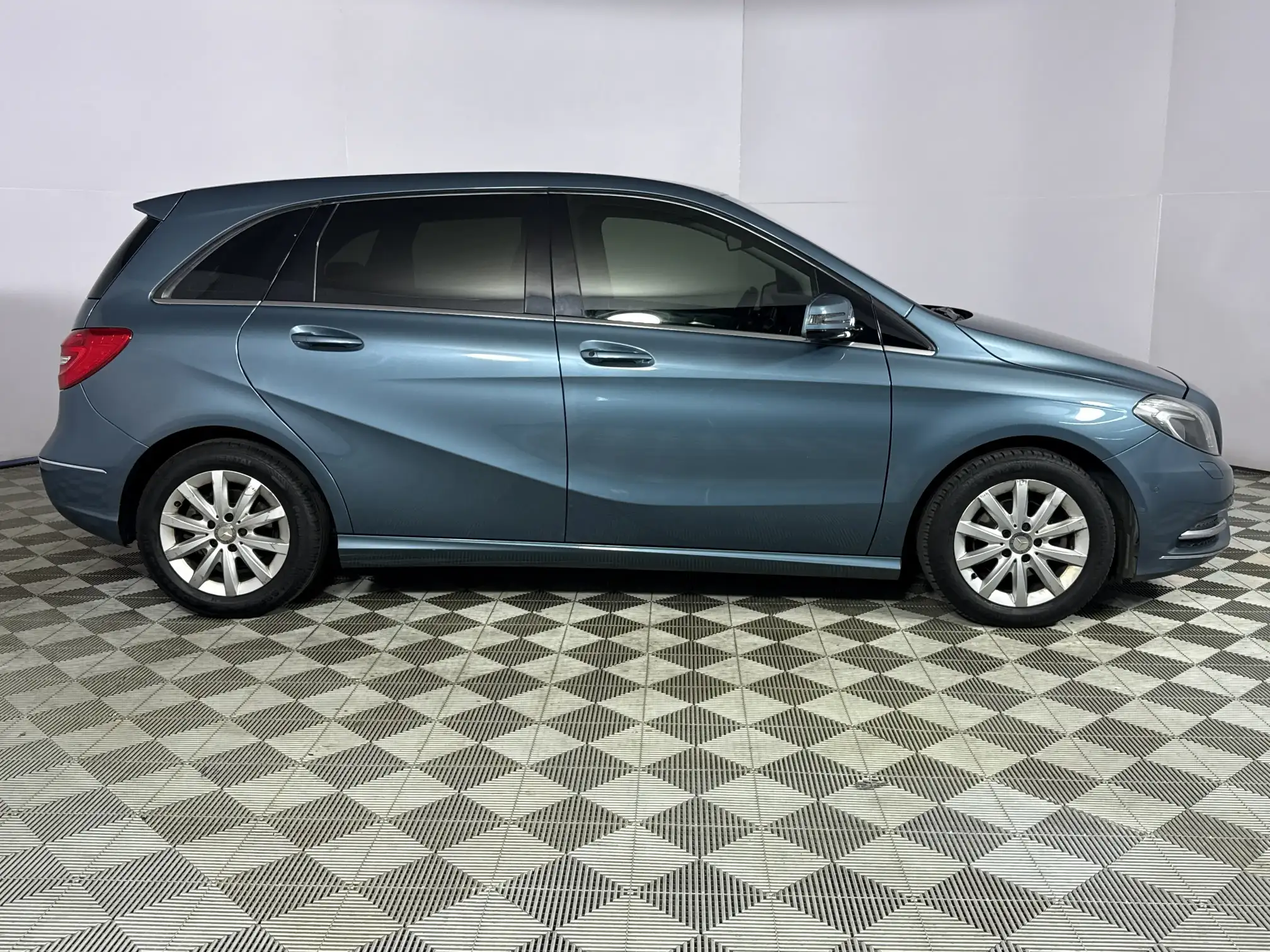 Mercedes-Benz B Class
