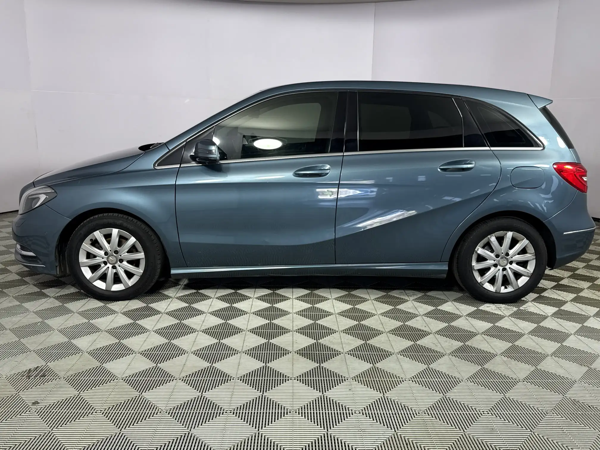 Mercedes-Benz B Class