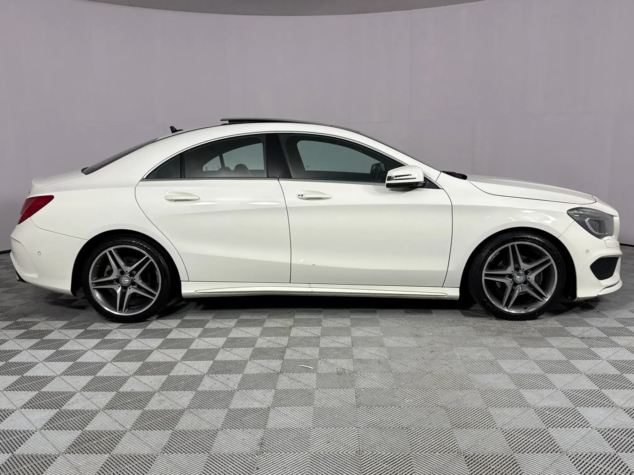 Mercedes-Benz CLA