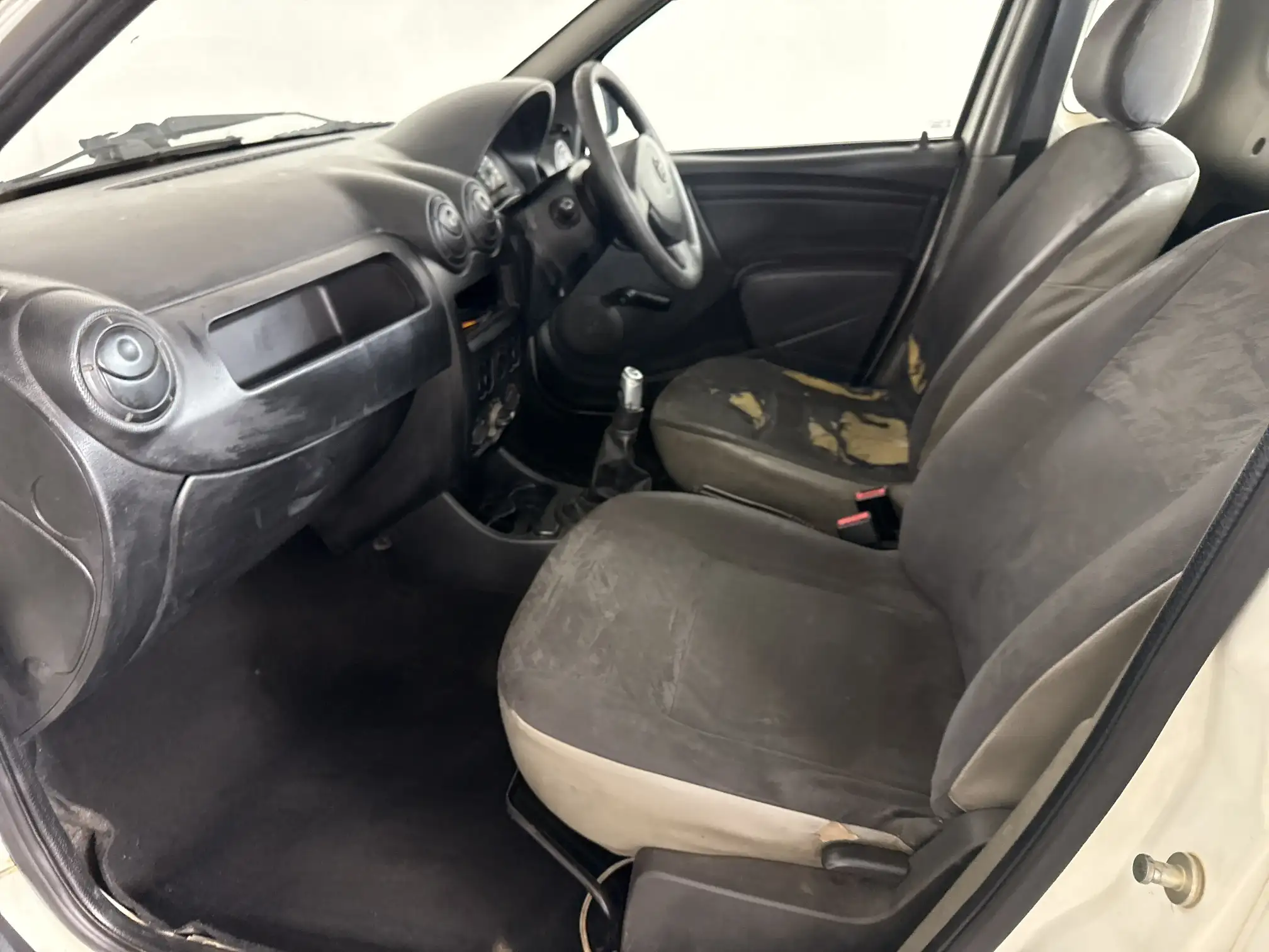 Nissan NP200