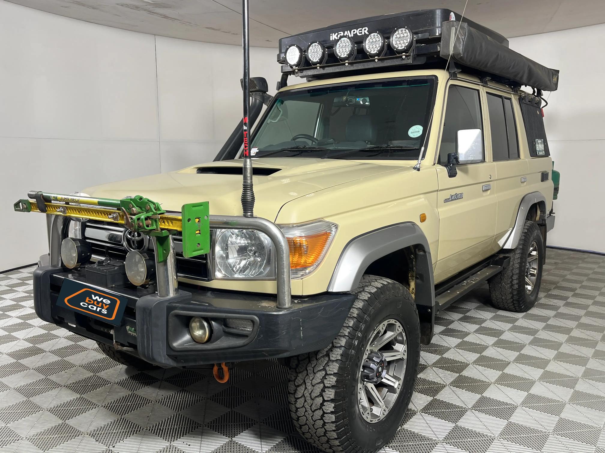 Toyota Land Cruiser 76 4.5 Diesel Station Wagon