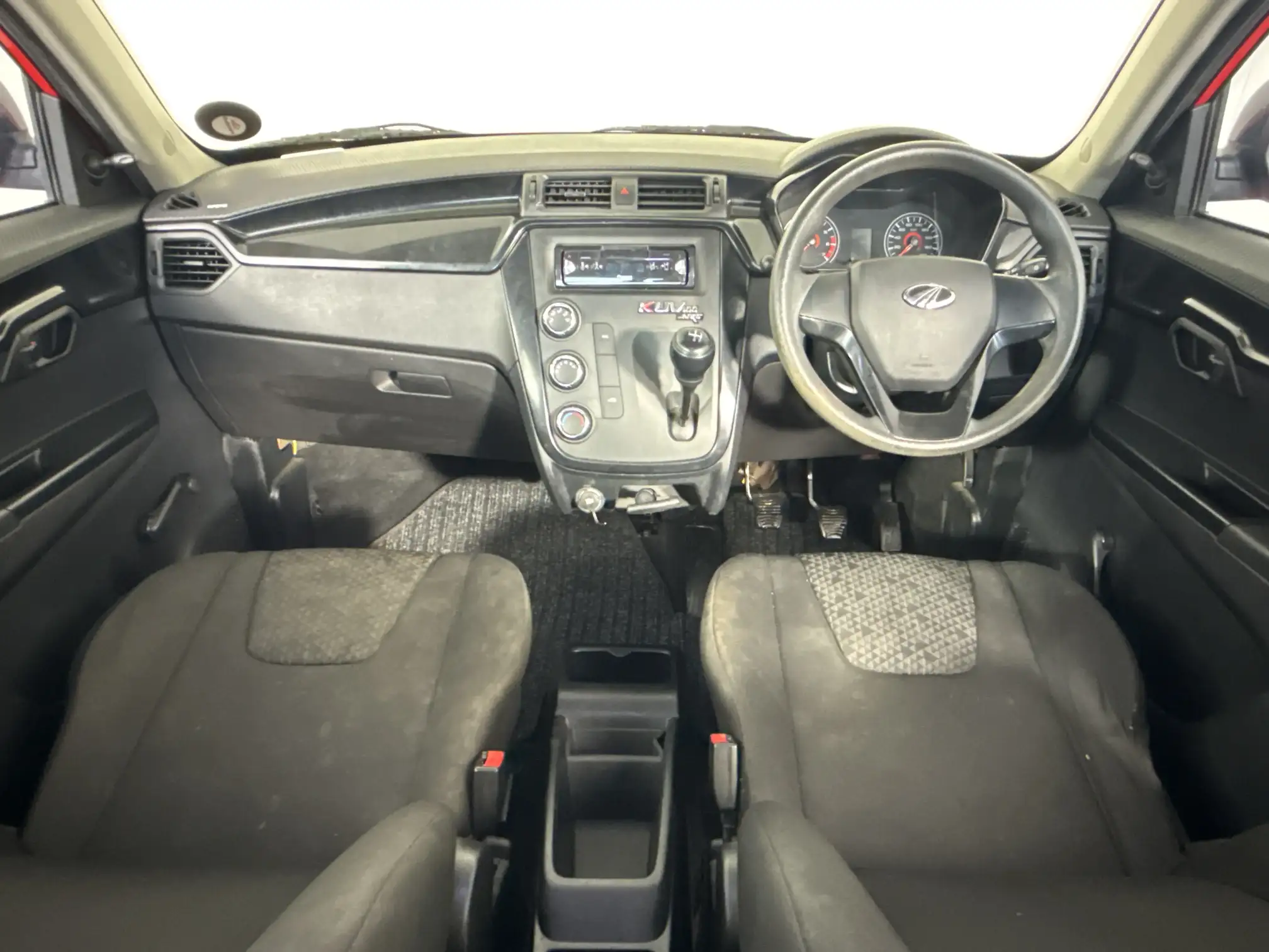 Mahindra KUV 100