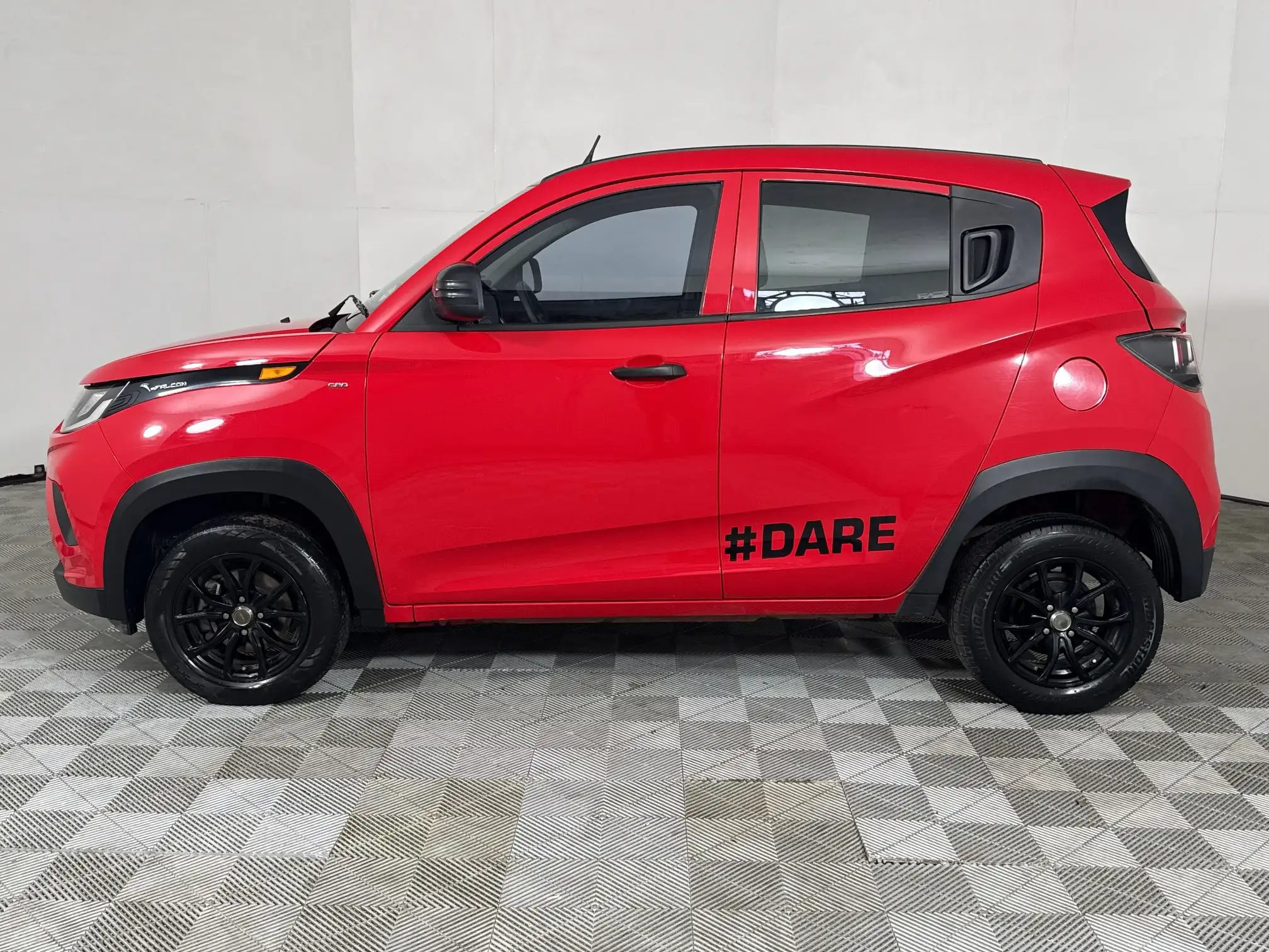 Mahindra KUV 100