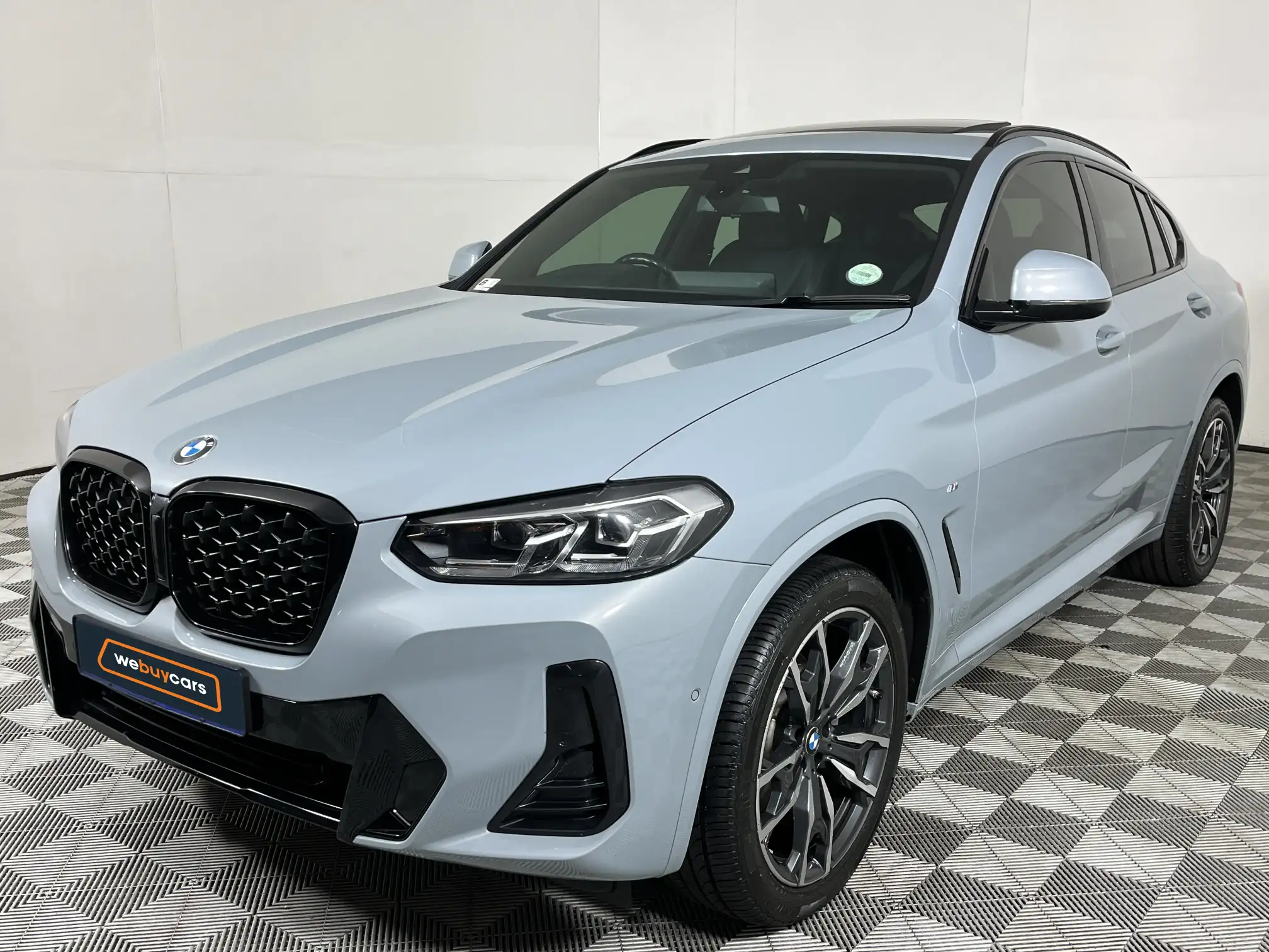 2023 BMW X4
