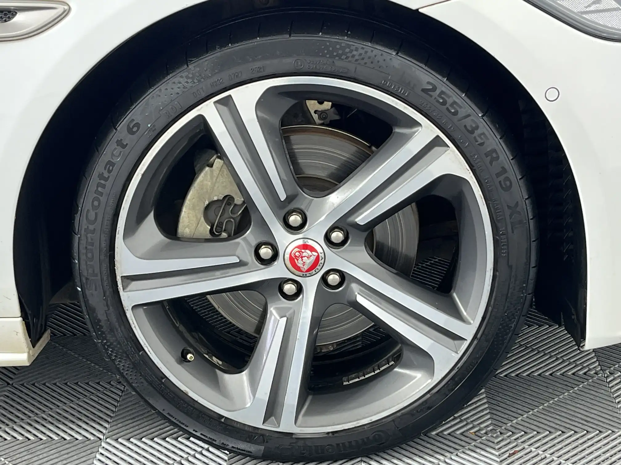 Jaguar XF