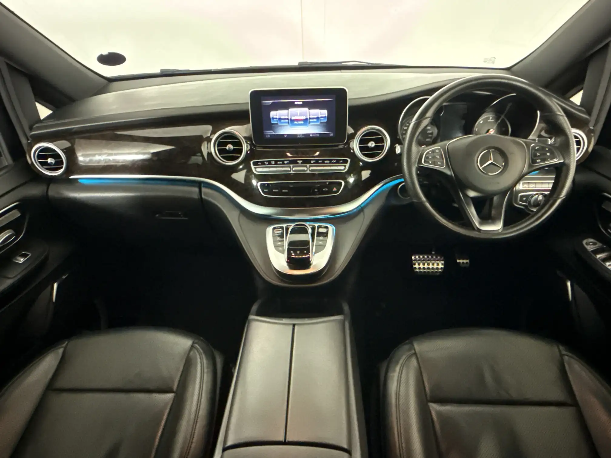 Mercedes-Benz V250
