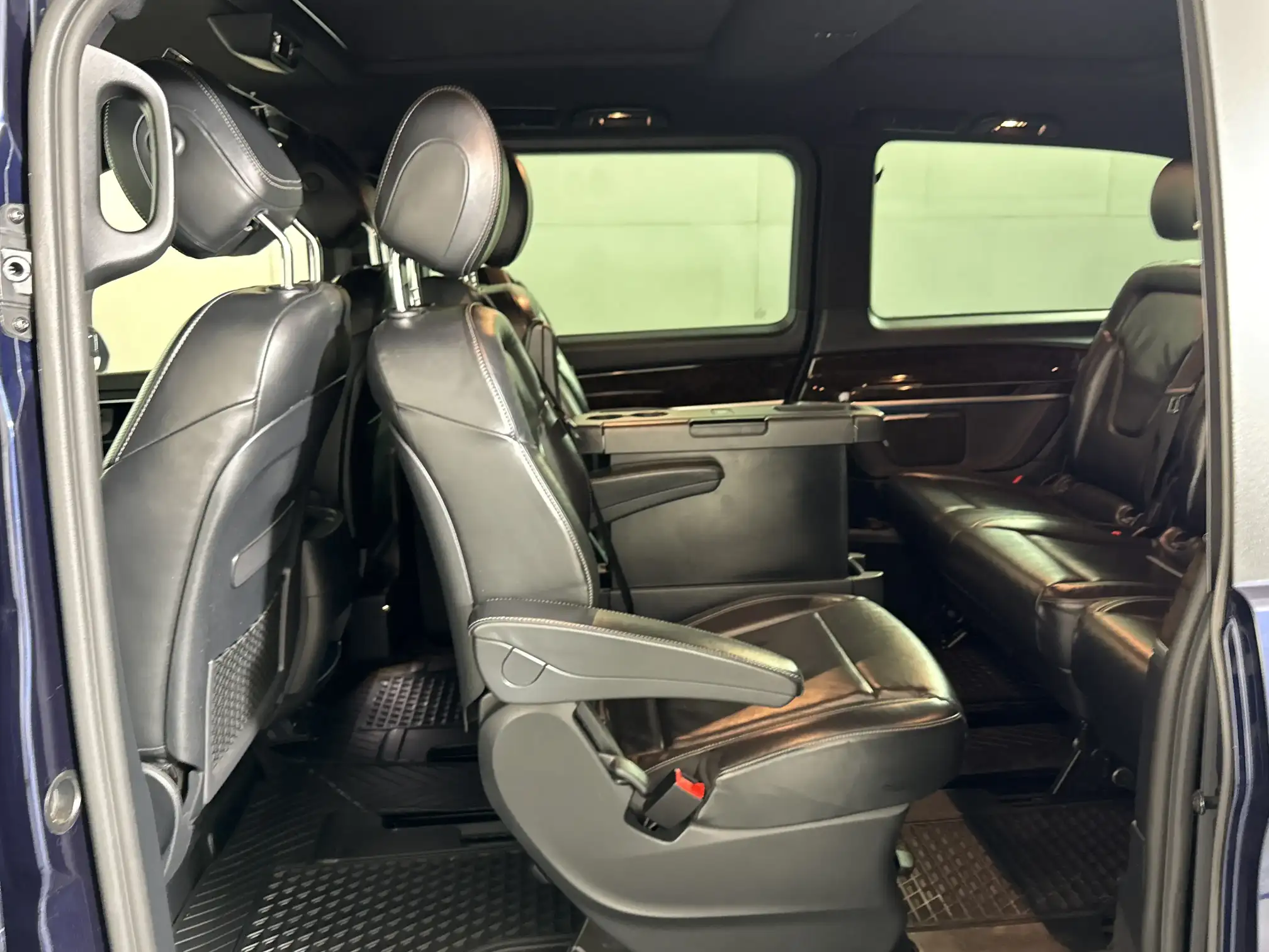 Mercedes-Benz V250