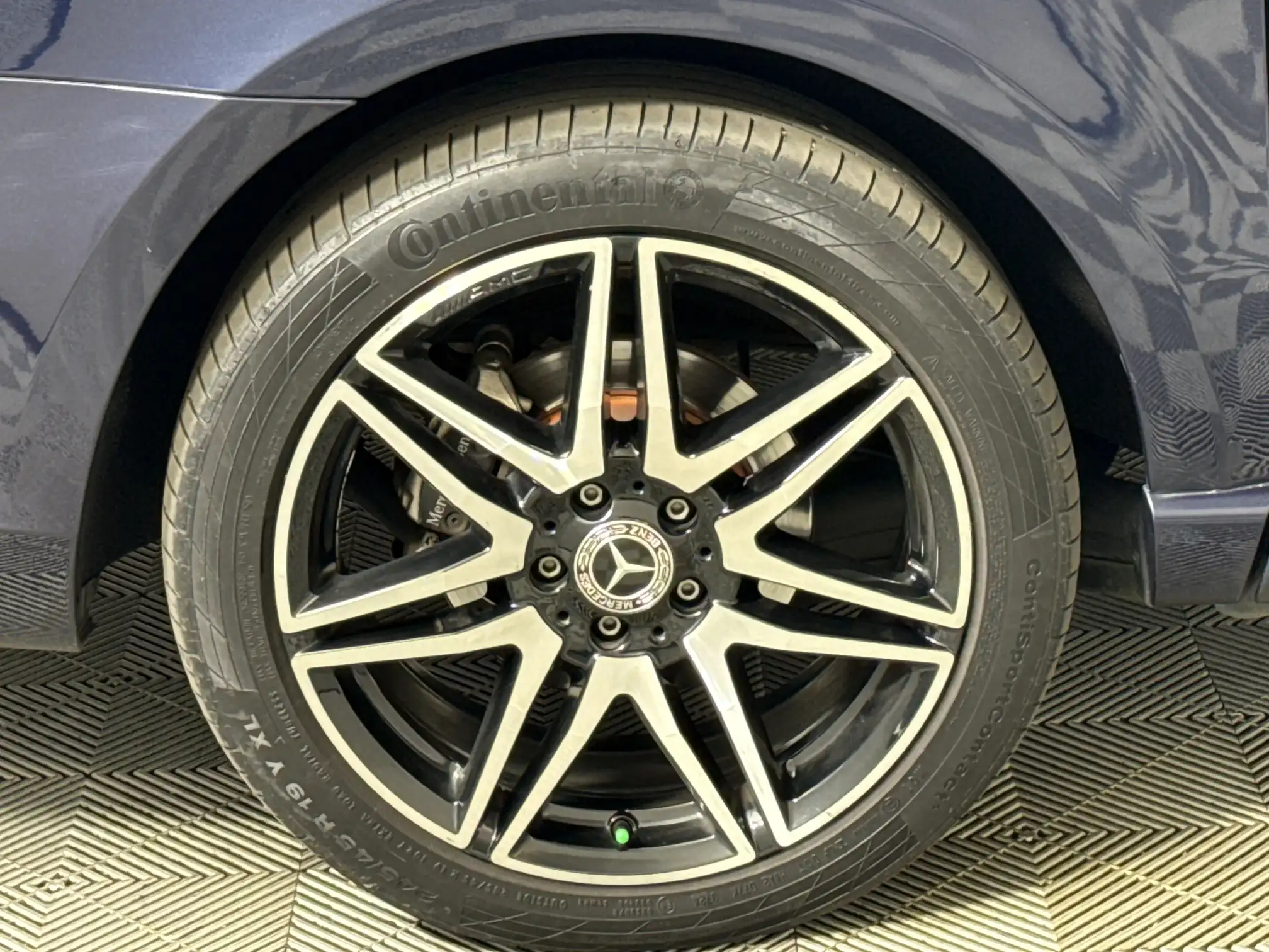 Mercedes-Benz V250