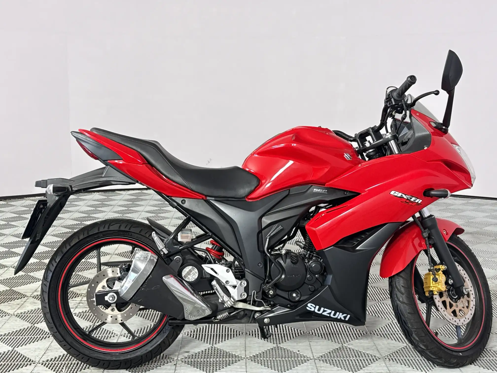 Suzuki GSX