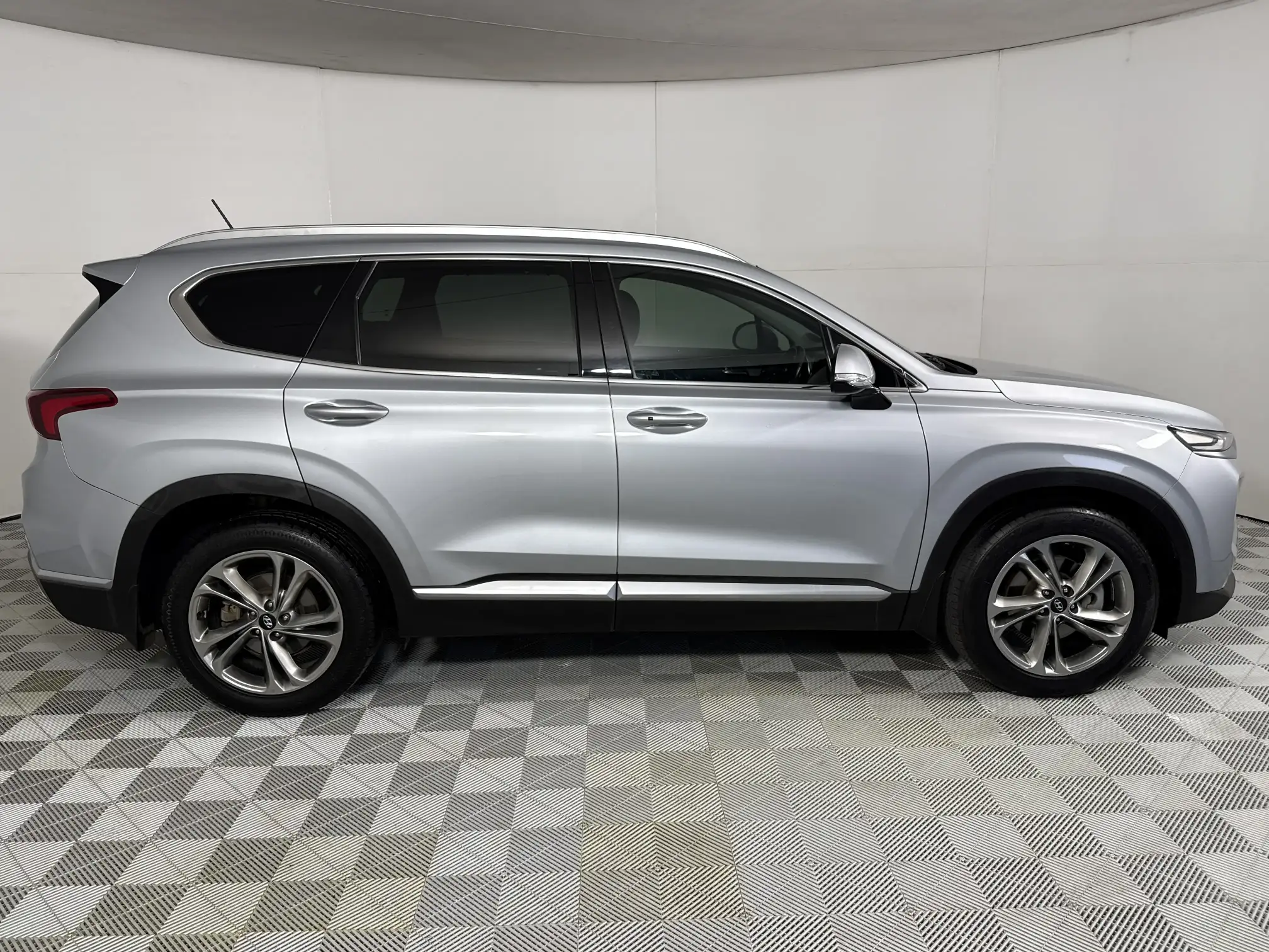 Hyundai Santa-FE