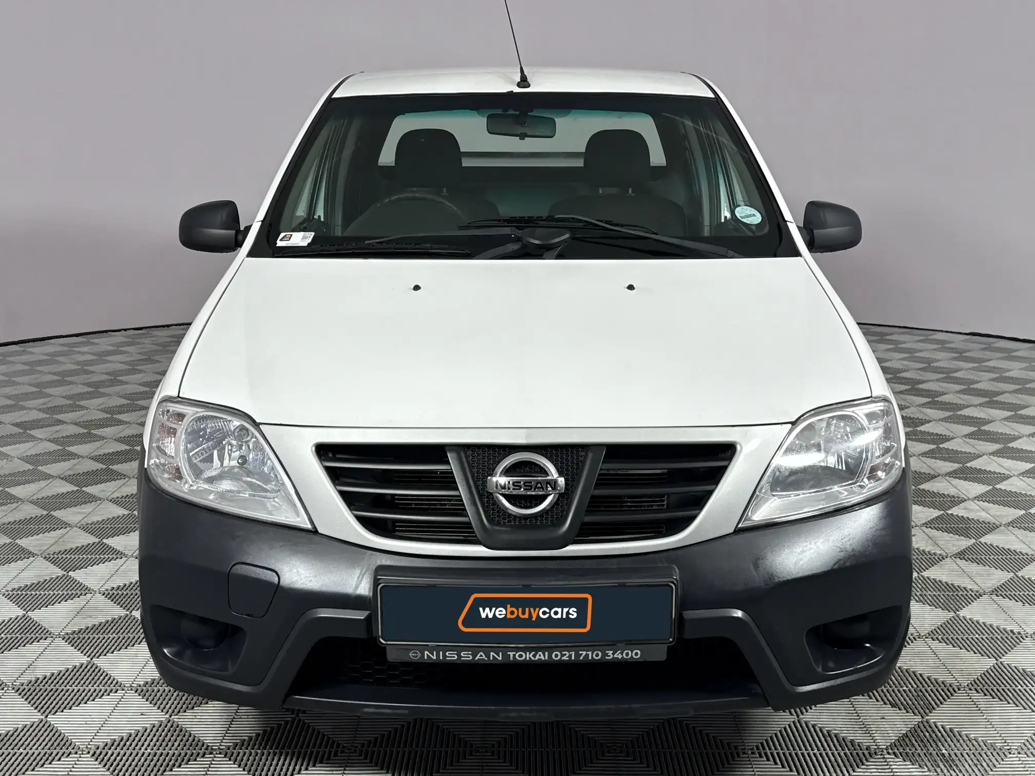 Nissan NP200