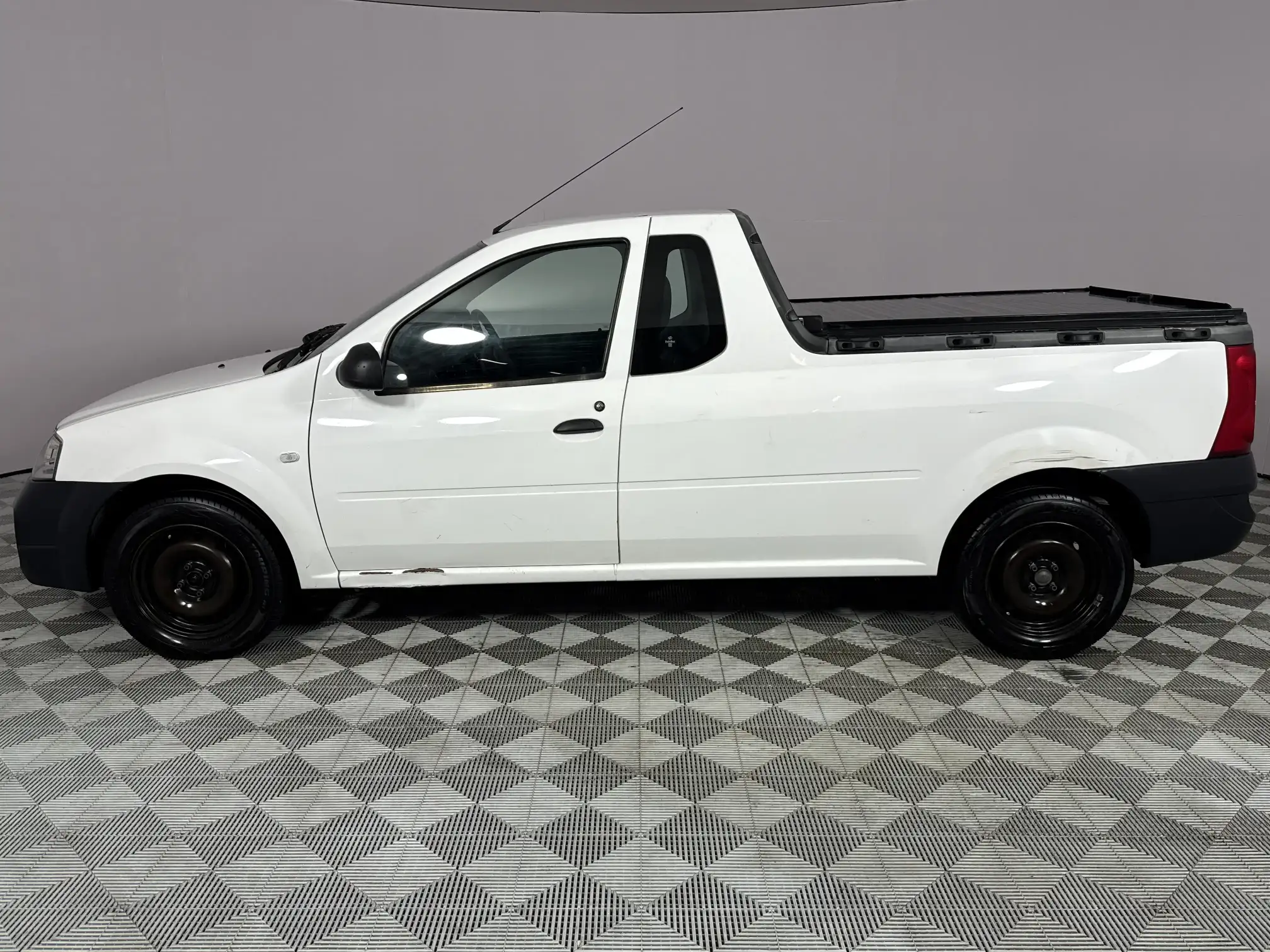 Nissan NP200