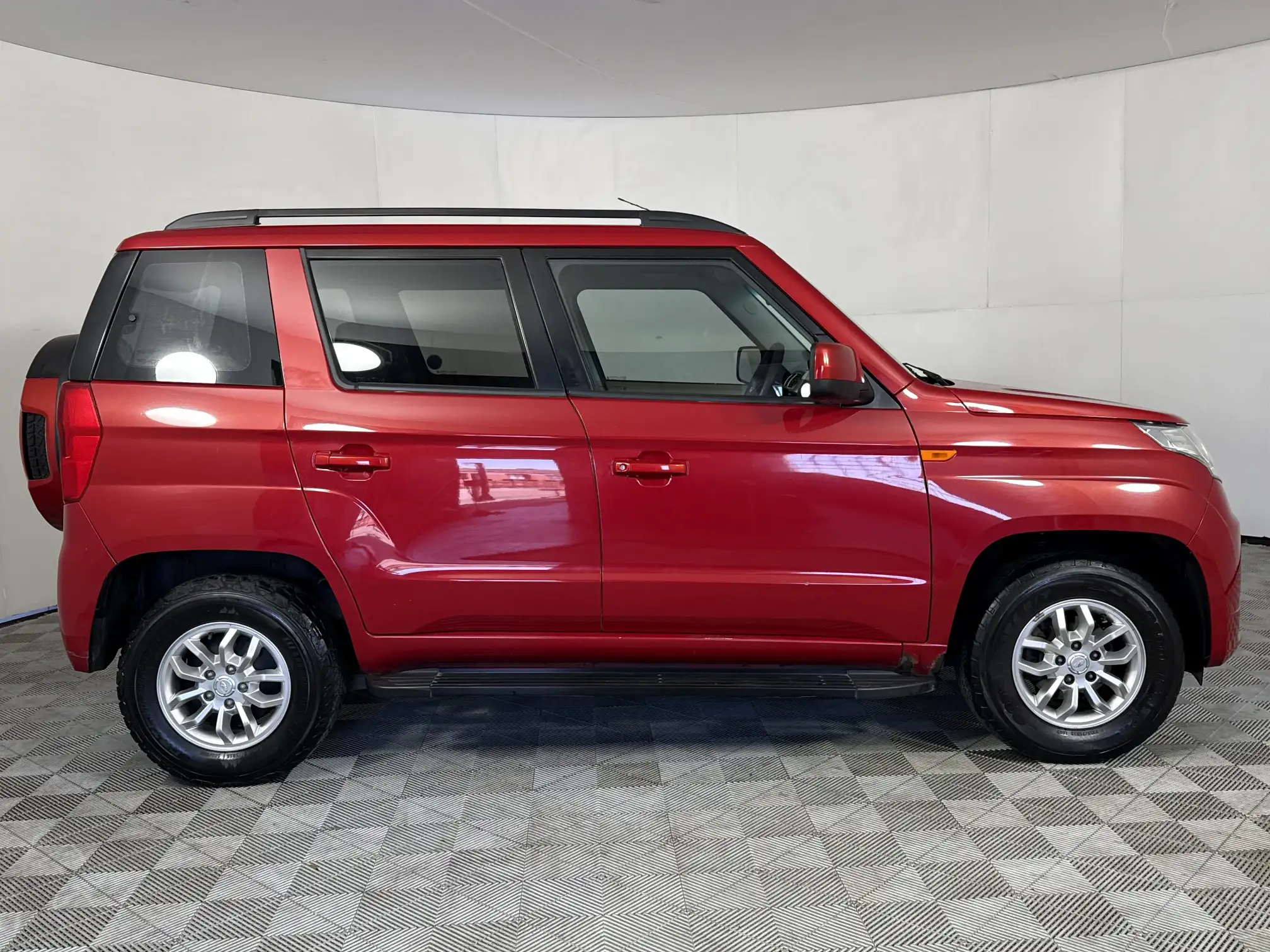 Mahindra TUV