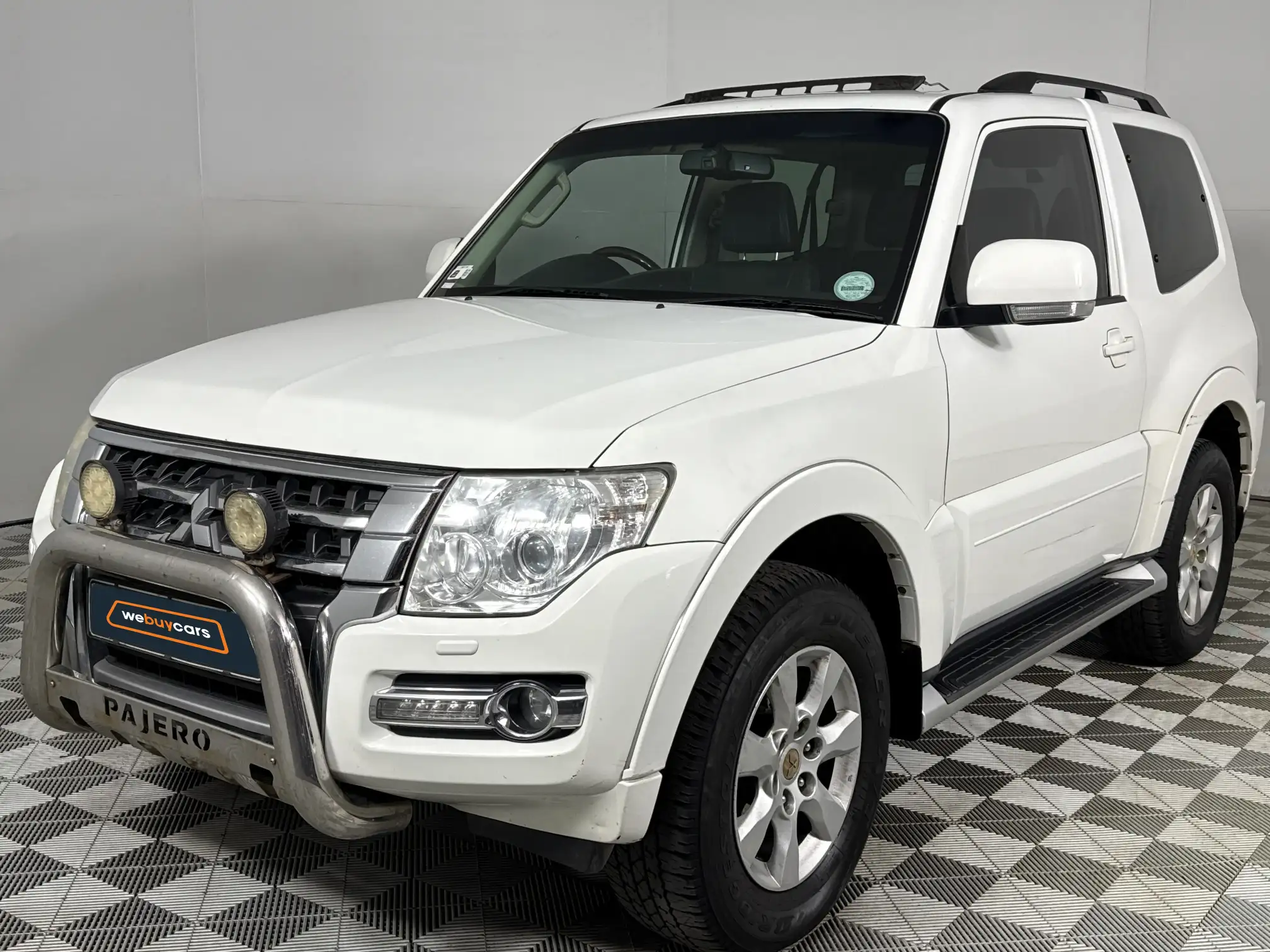 2015 Mitsubishi Pajero