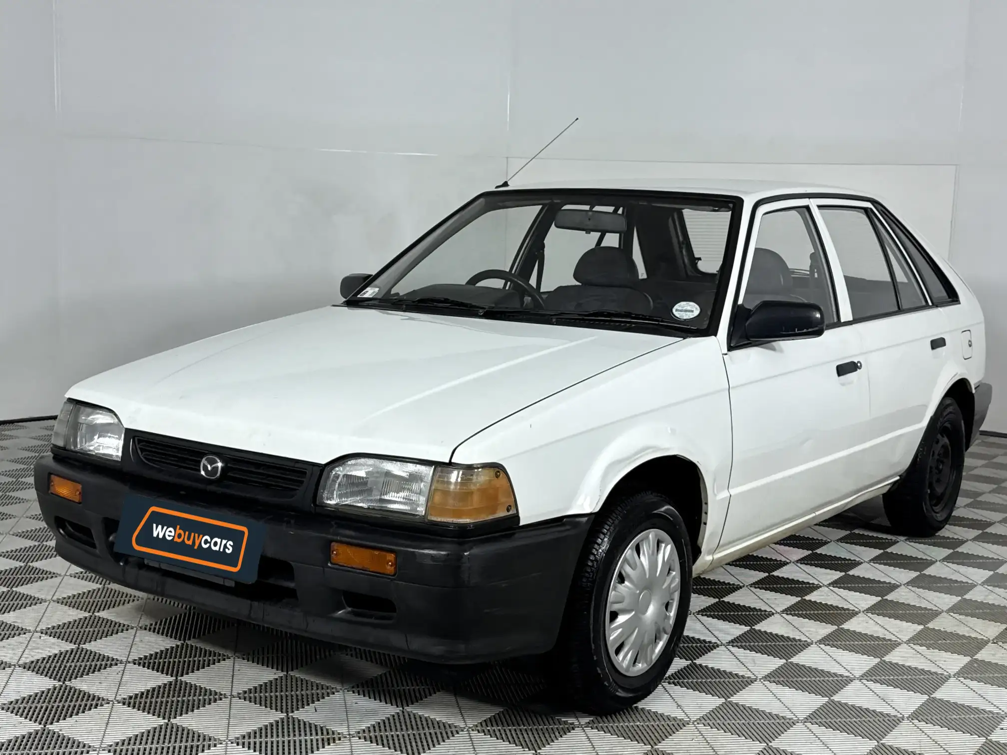 2000 Mazda 323