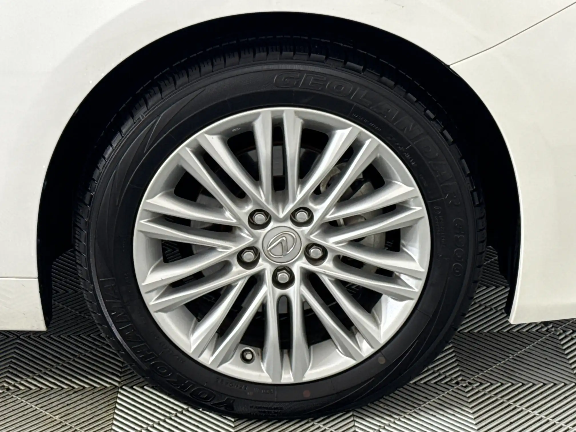 Lexus ES