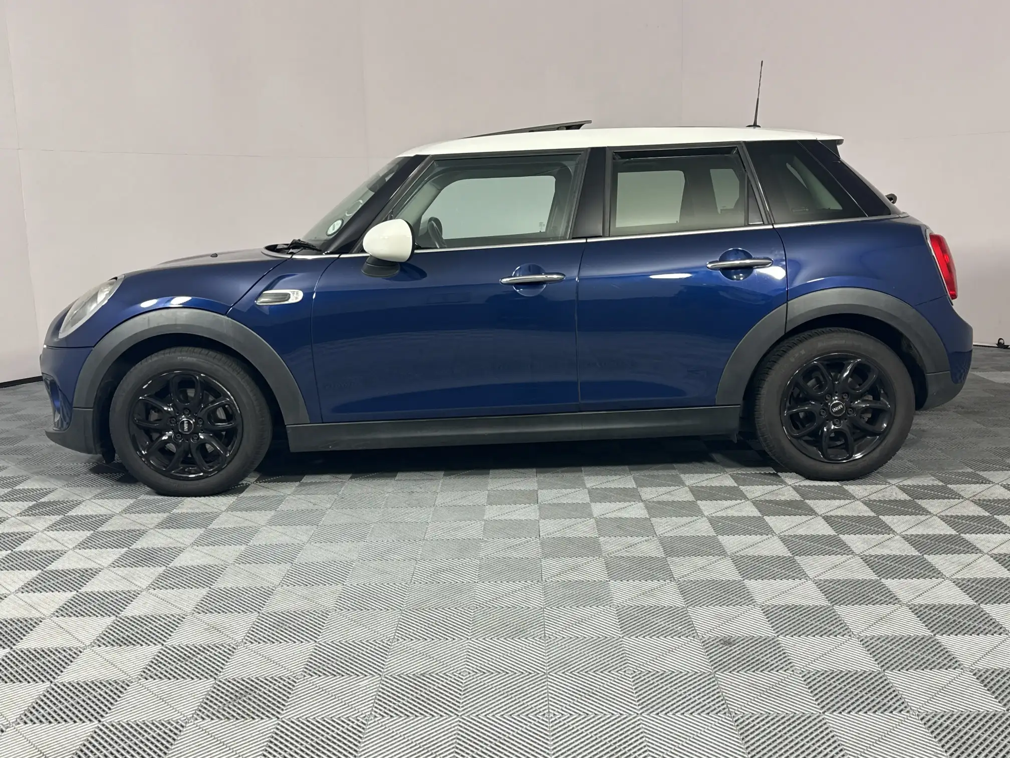 Mini Cooper 5DR