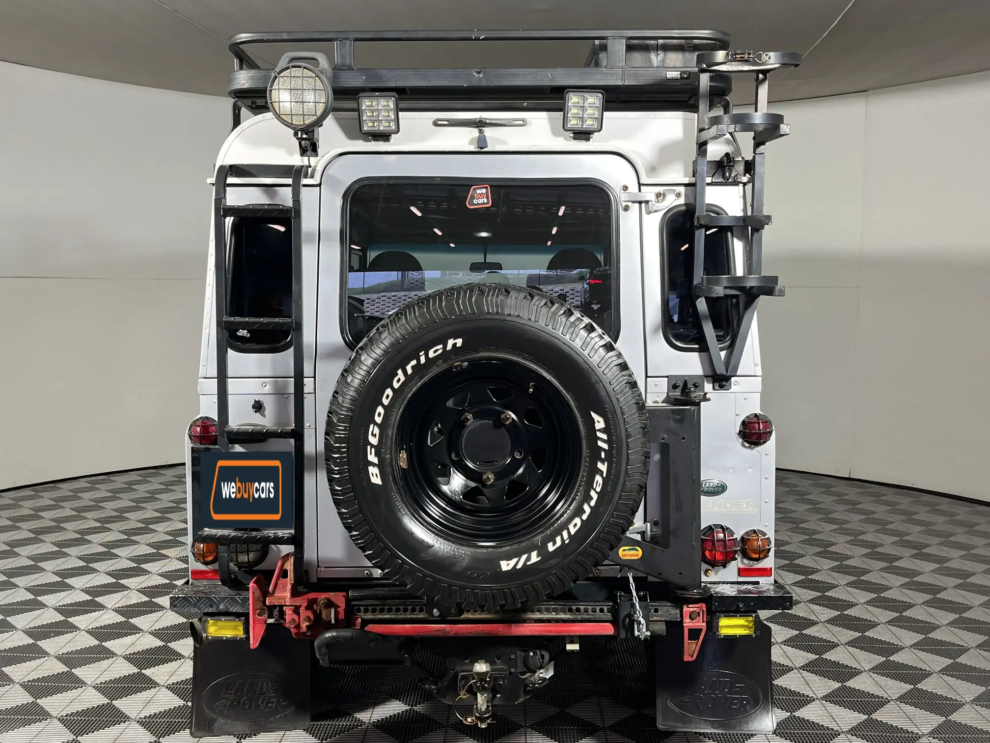 Land Rover Defender 110