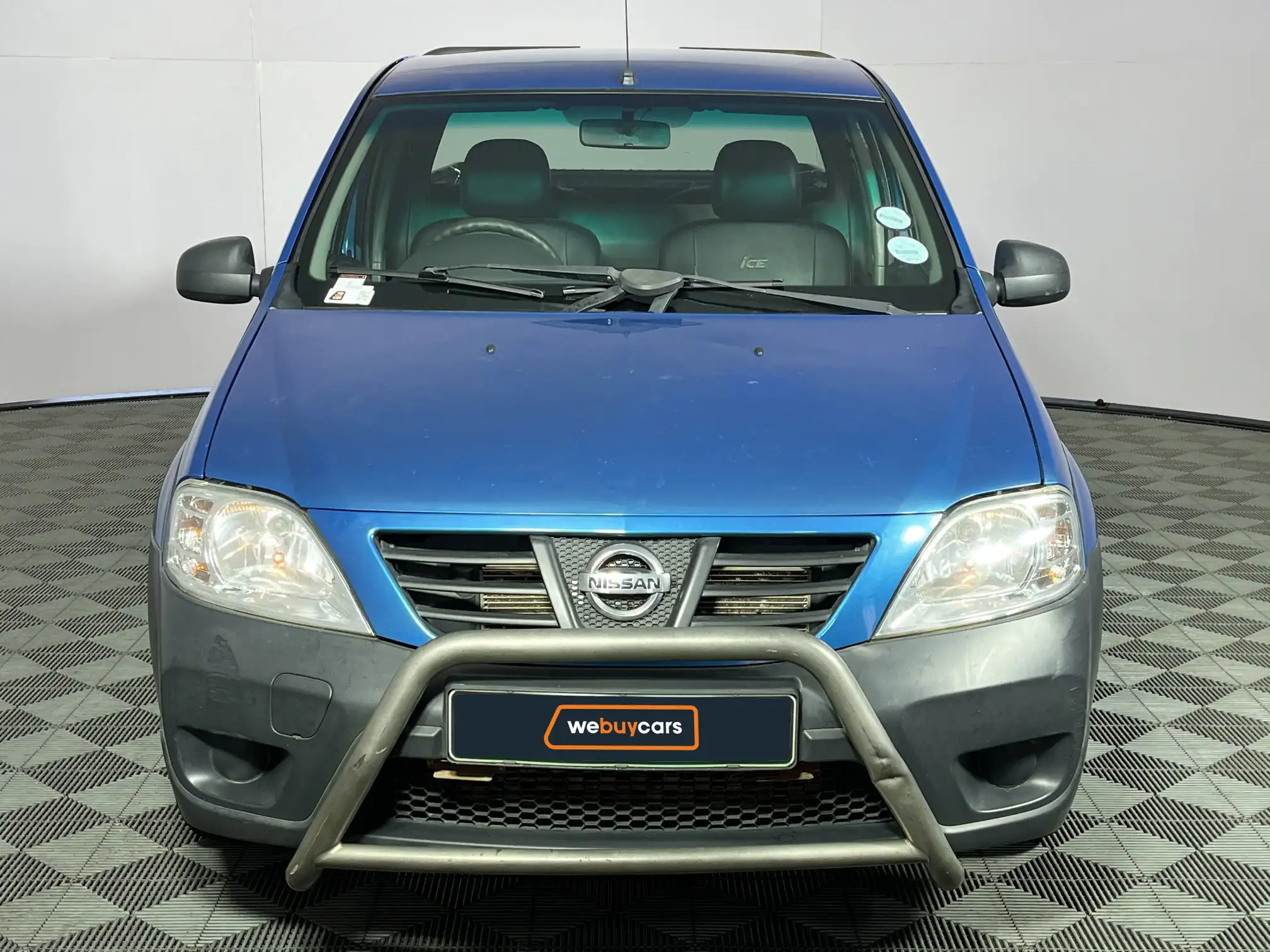 Nissan NP200