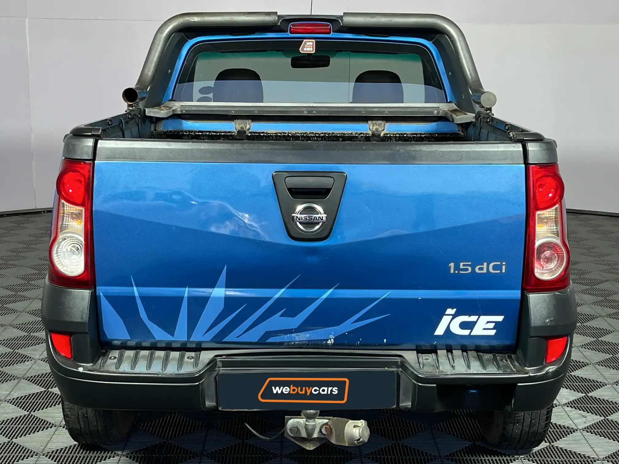 Nissan NP200