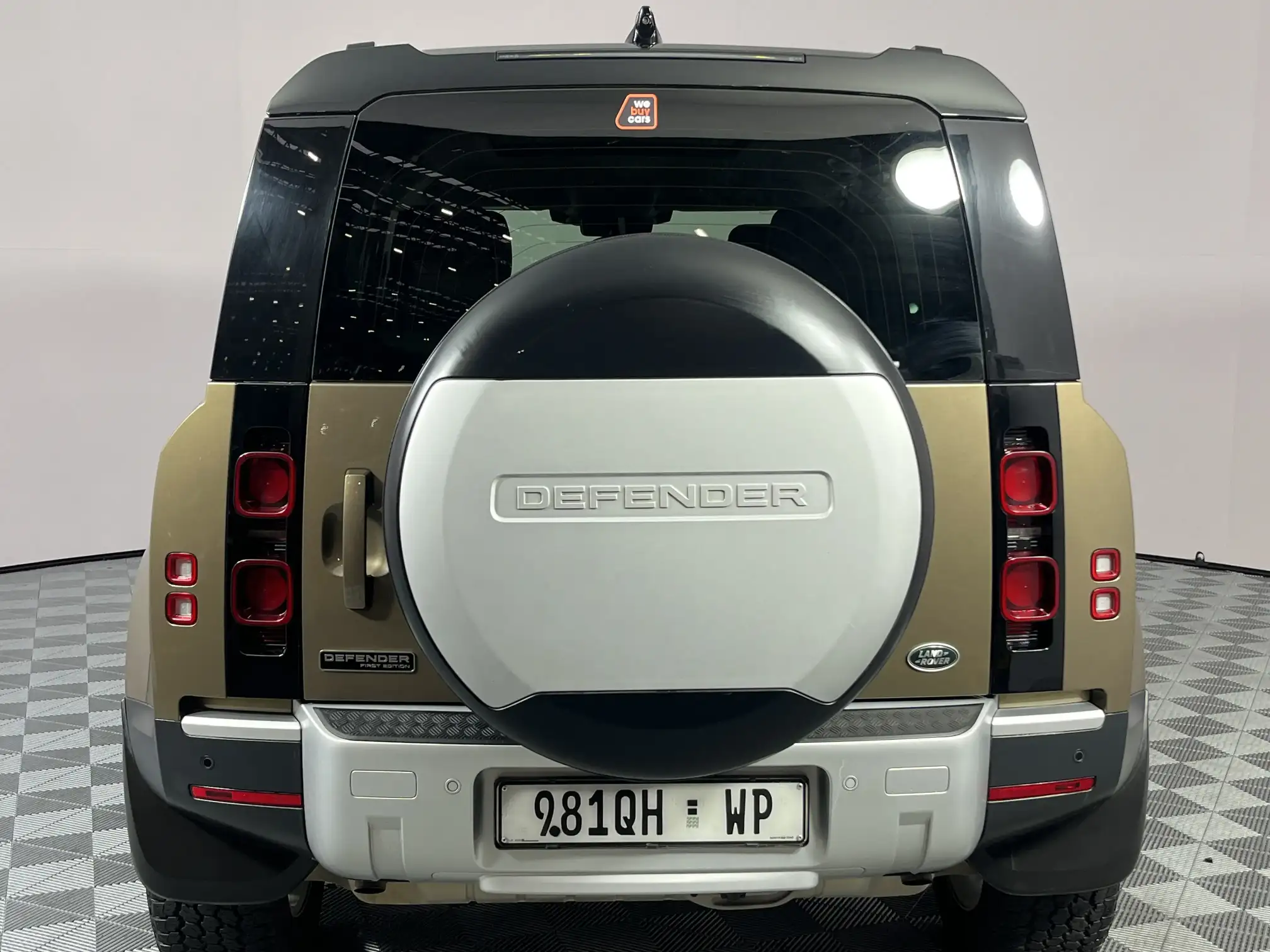 Land Rover Defender 110