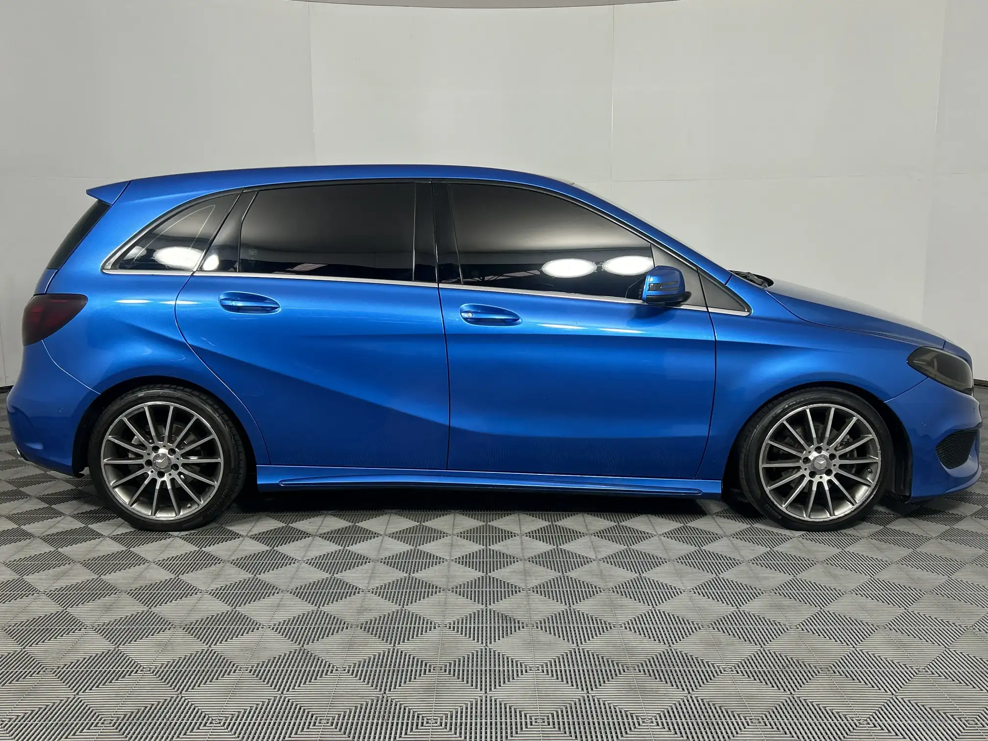 Mercedes-Benz B Class