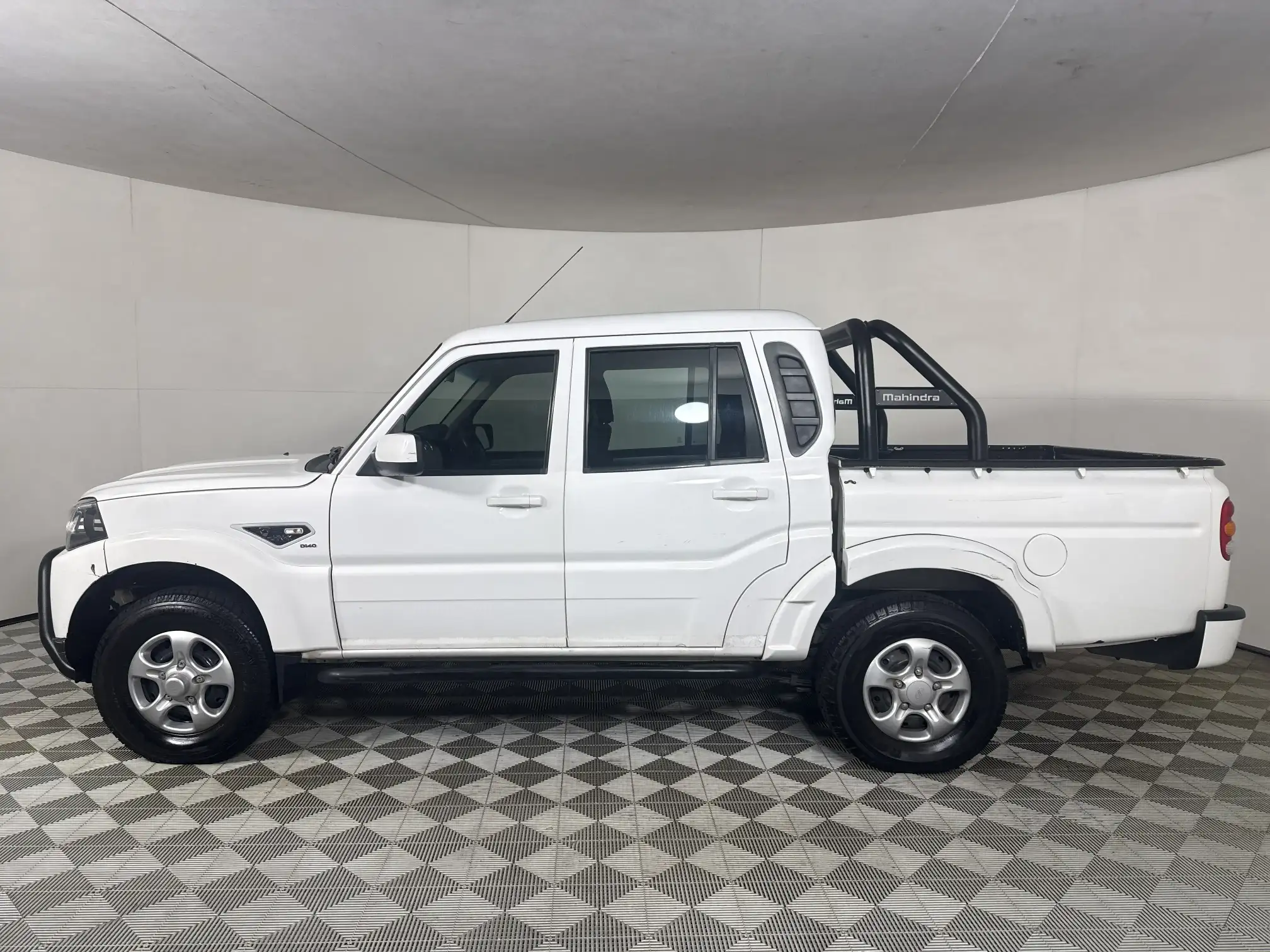 Mahindra PIK UP