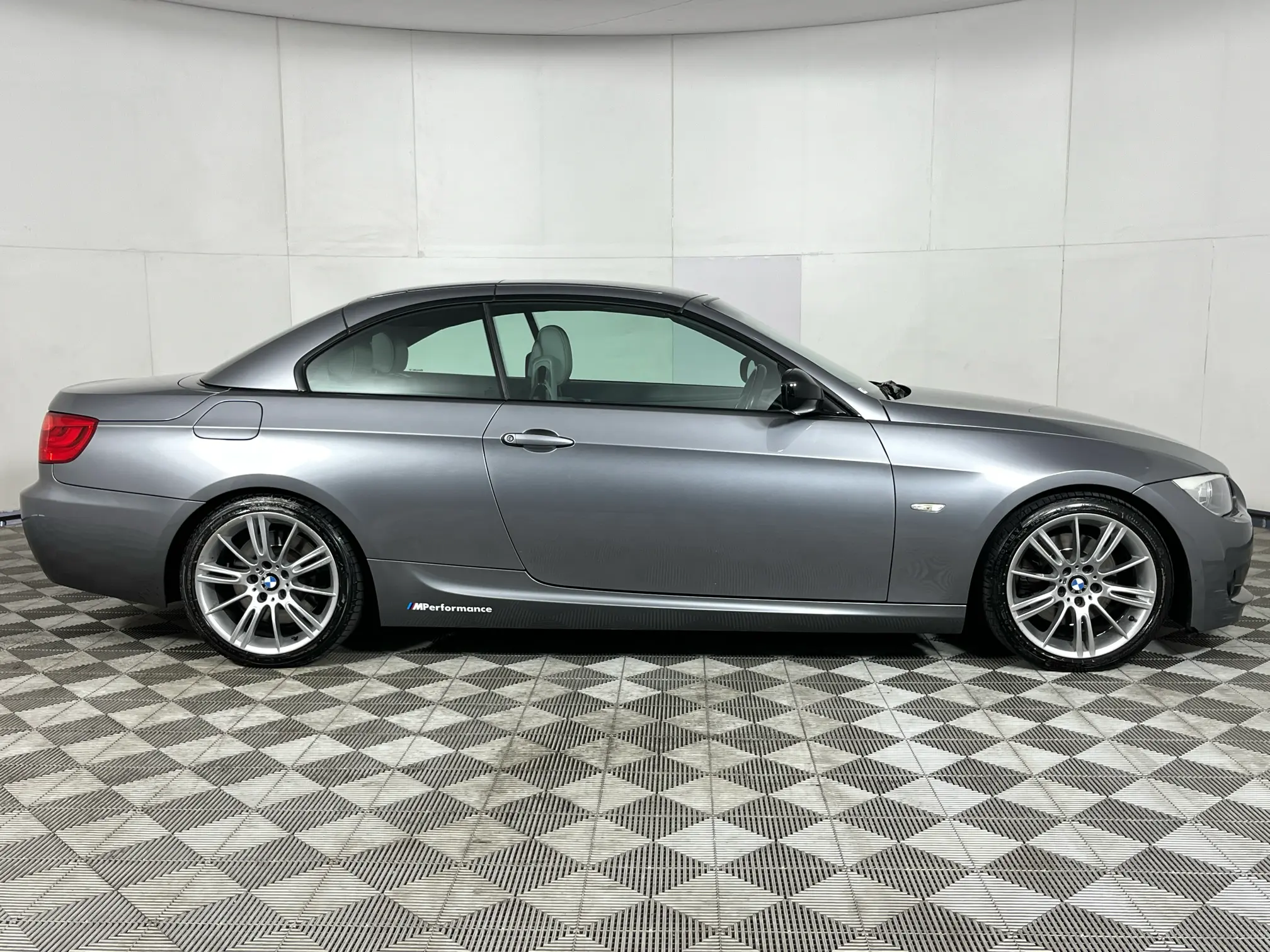 Used 2011 BMW 3 Series 330i Convert Sport Auto (E93) for sale | WeBuyCars