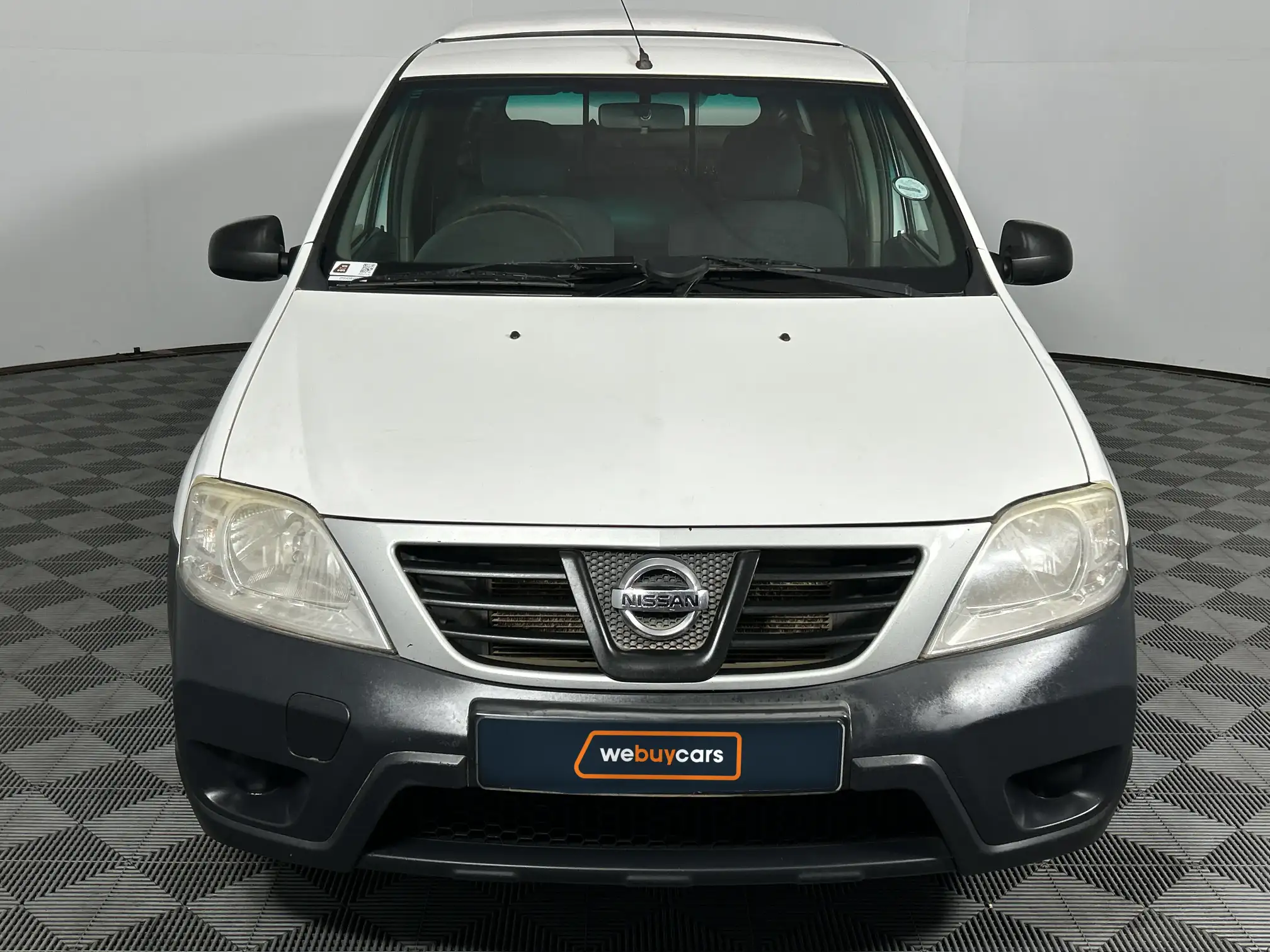 Nissan NP200