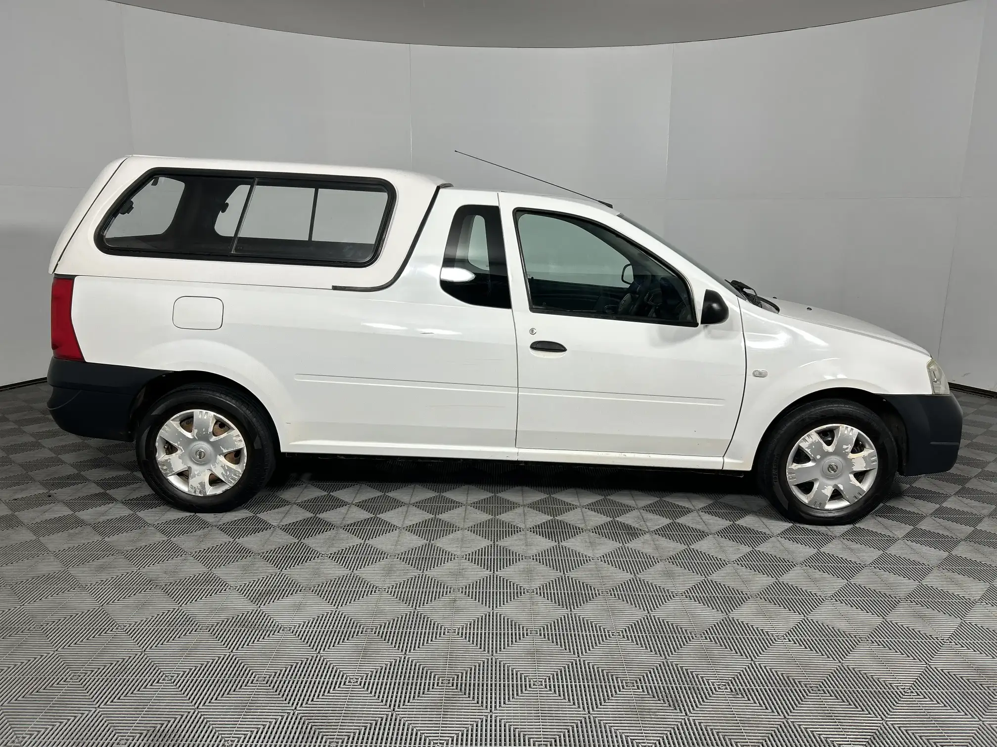 Nissan NP200