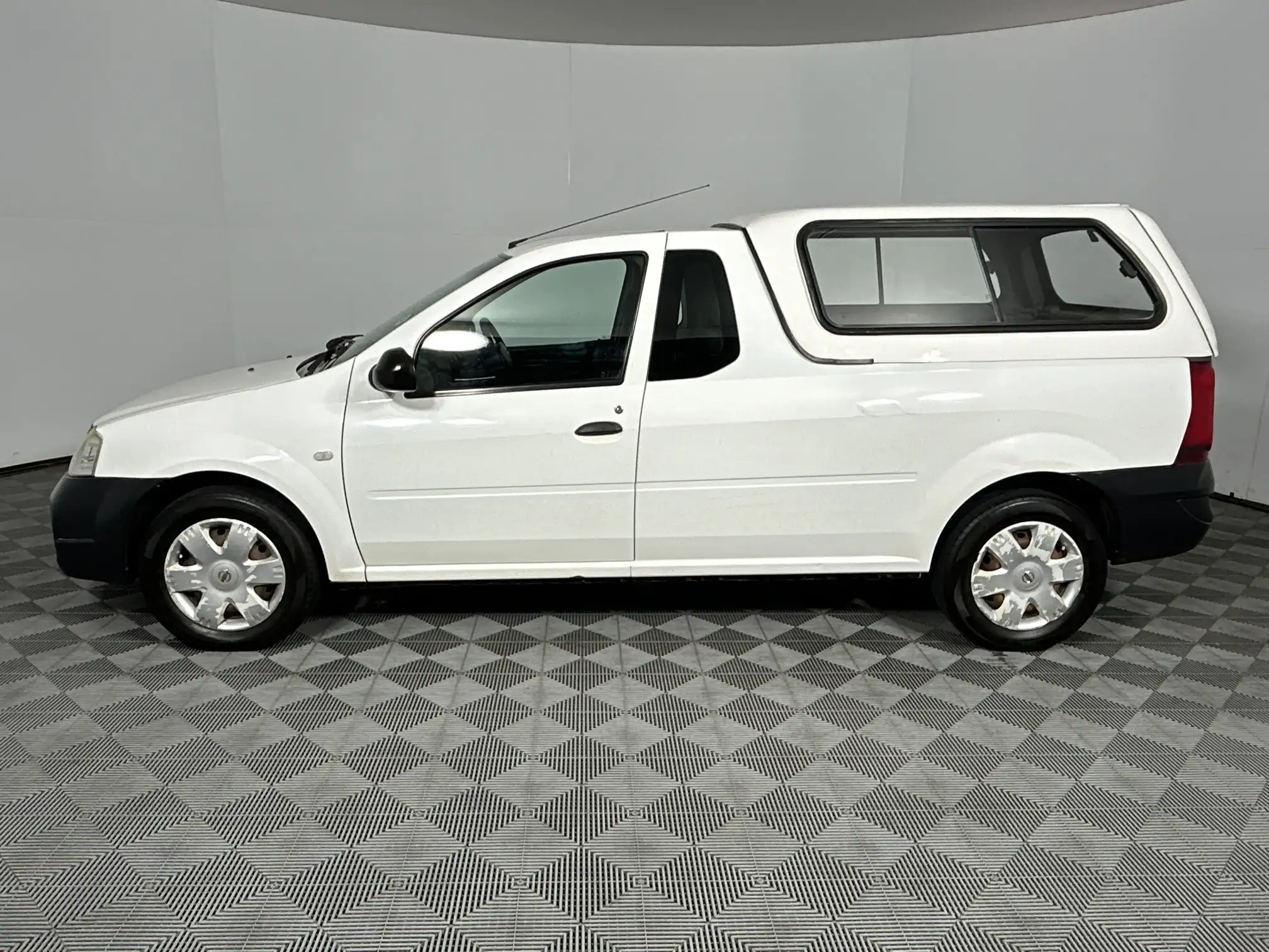 Nissan NP200