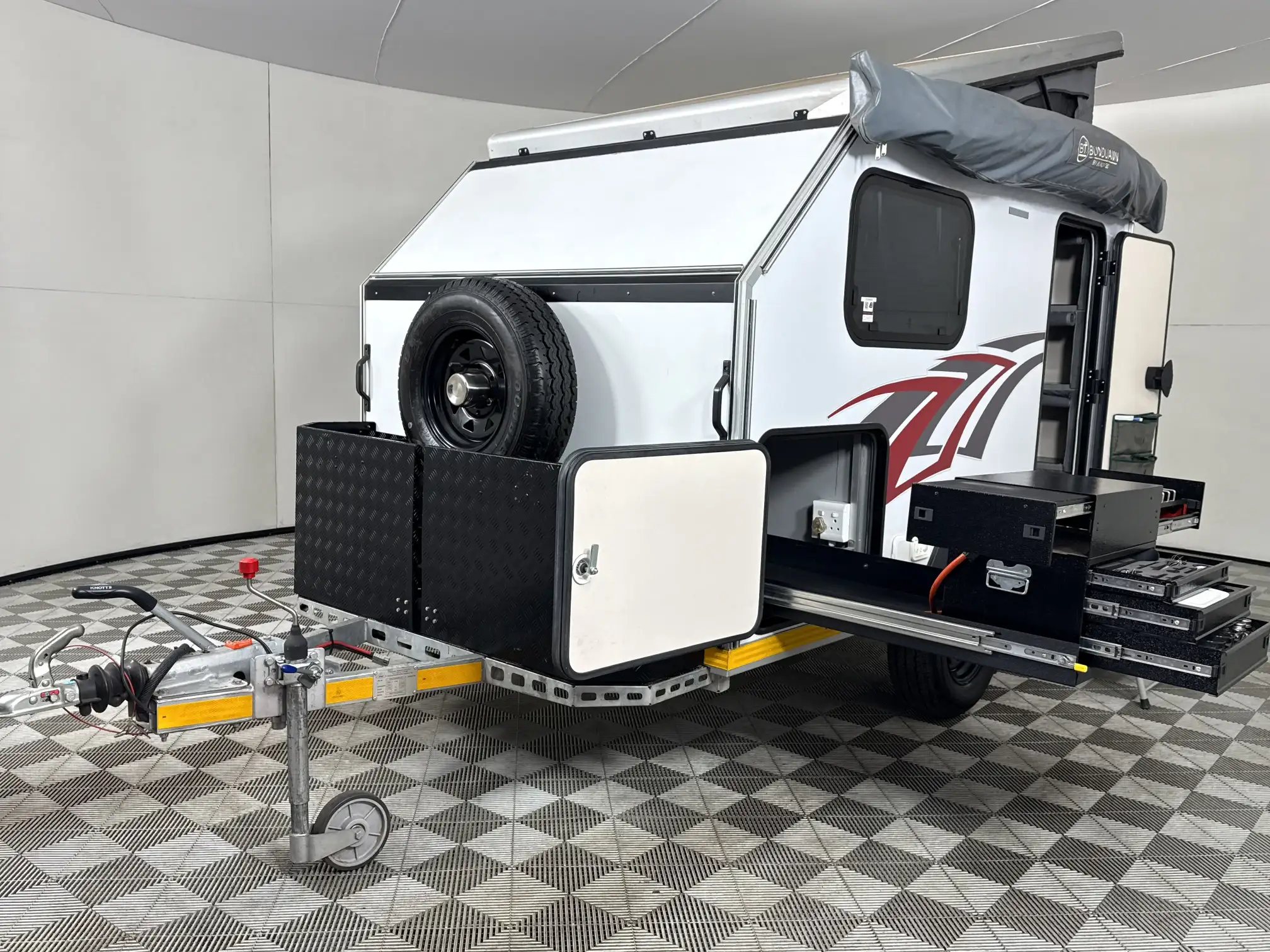 2024 Stealth X-Country