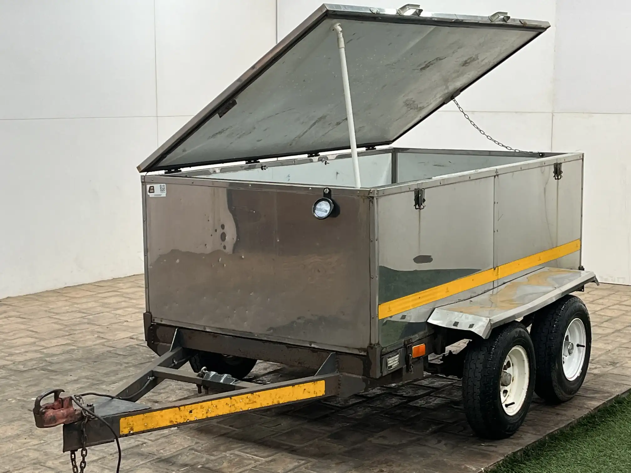 We Buy Cars | 1991 Venter Box Body — Stock Number D2DD00637