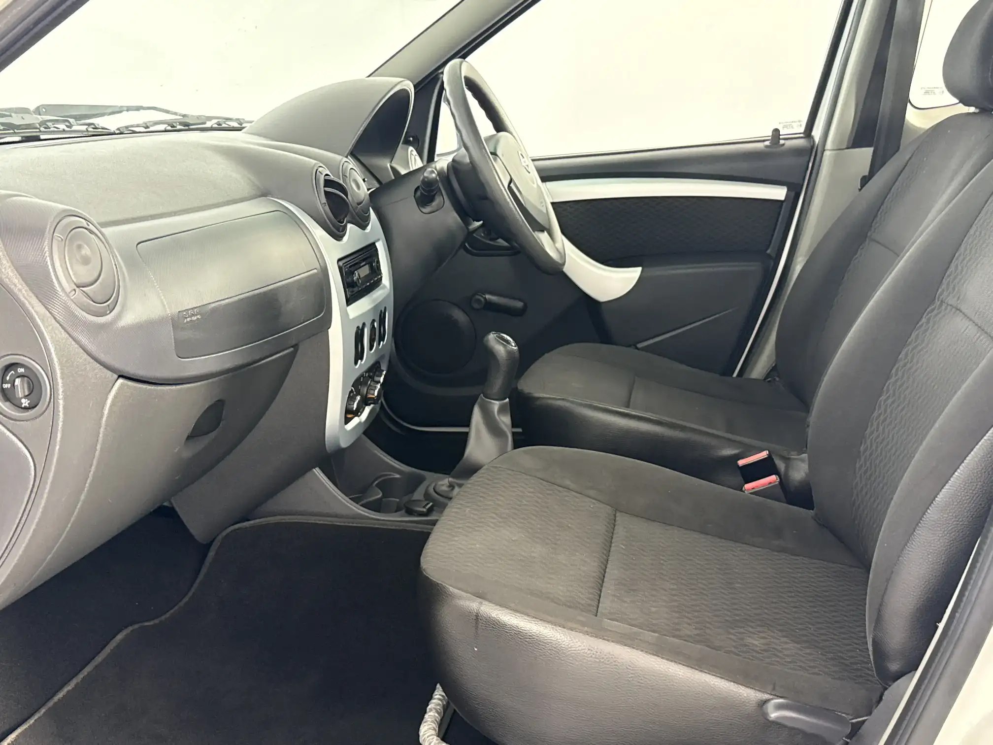 Nissan NP200