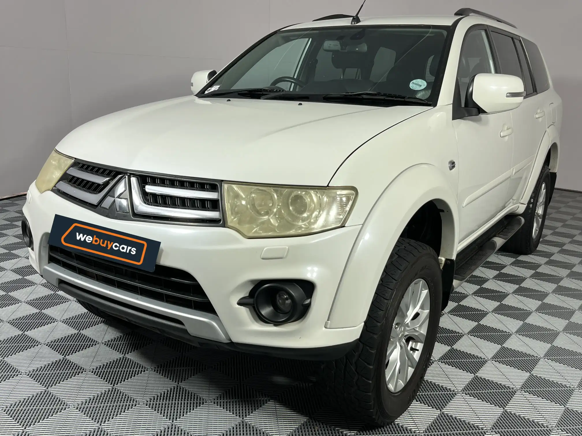2014 Mitsubishi Pajero