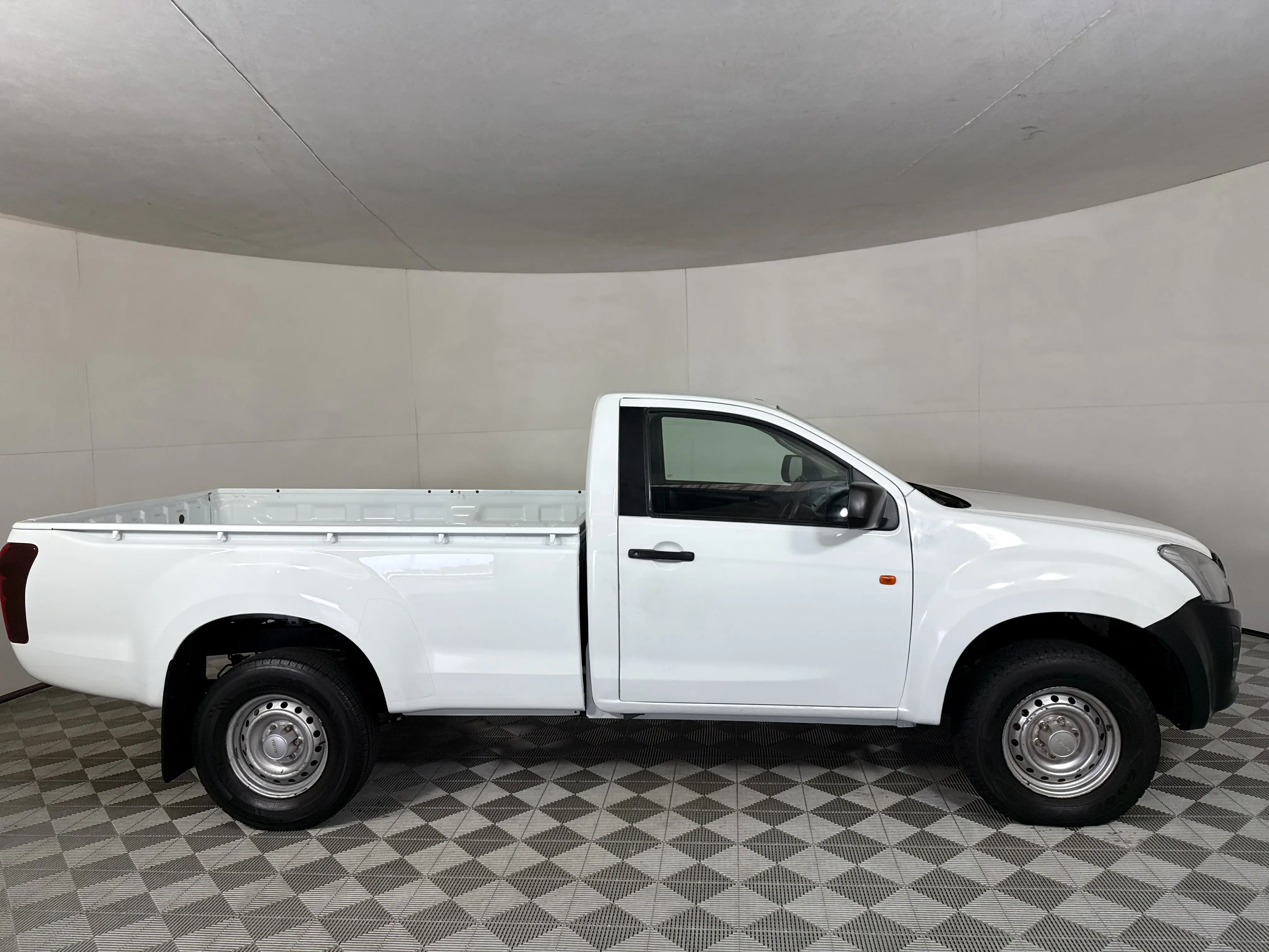2021 Isuzu D-MAX 250c Fleetside Single Cab Pick Up, photo 4