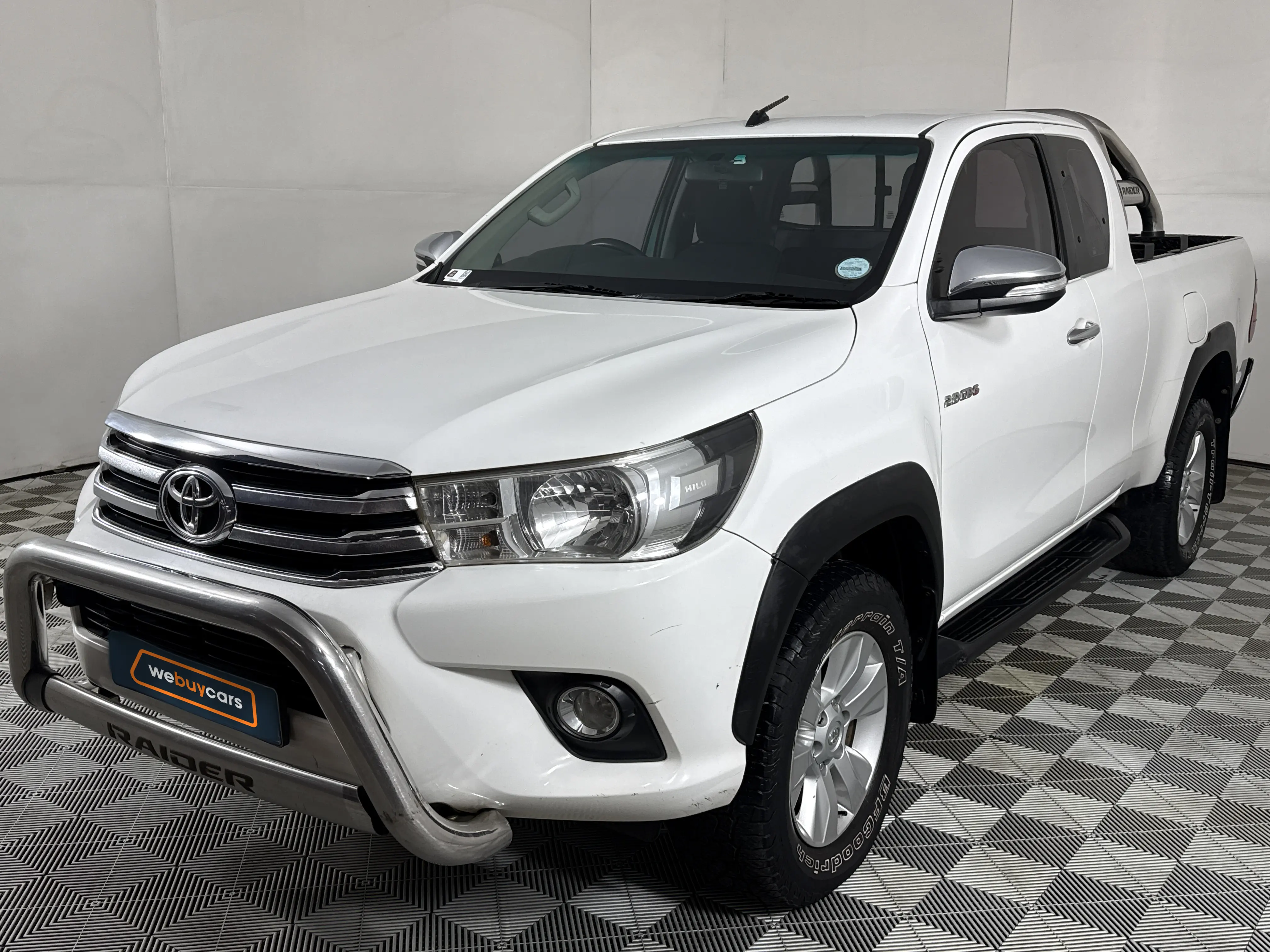2017 Toyota Hilux 2.8 Gd-6 RB Raider Pick Up E/cab