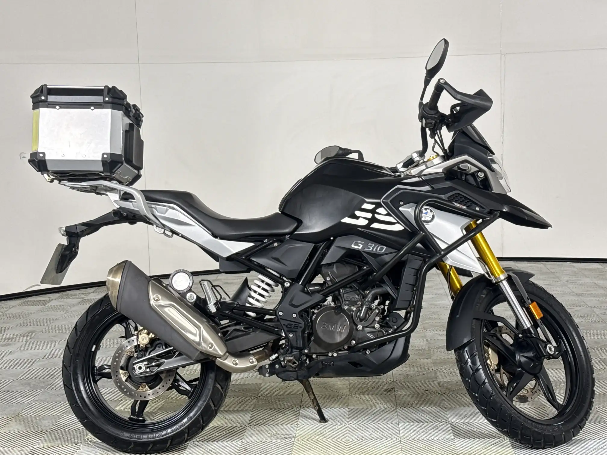 2023 BMW C