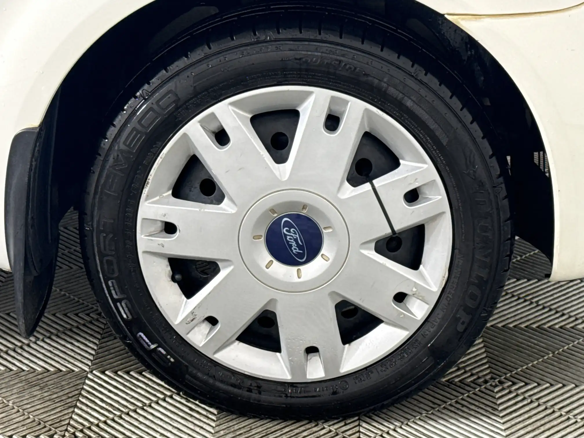 Ford Ikon