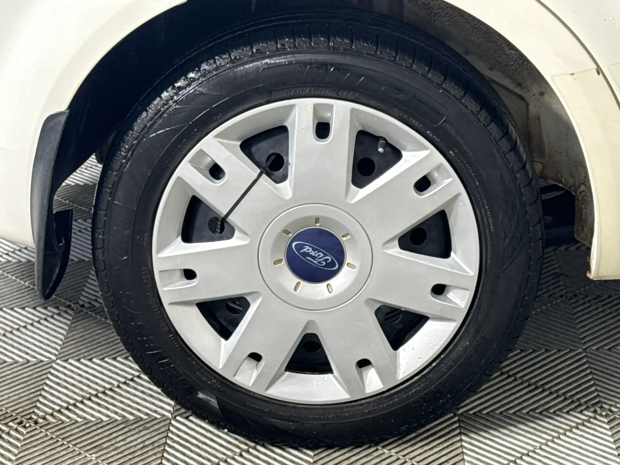Ford Ikon